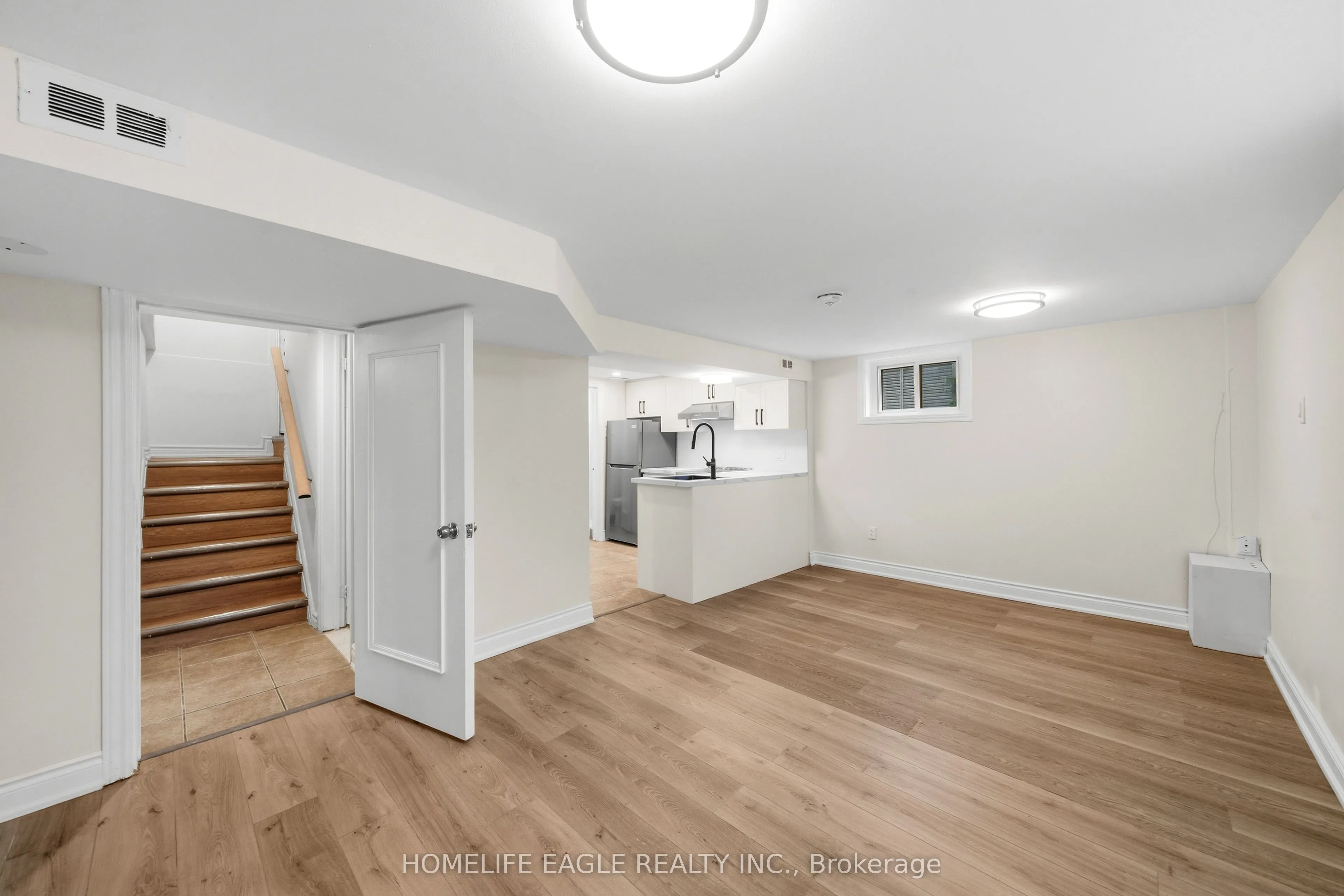 82 Scarborough Heights Boulevard