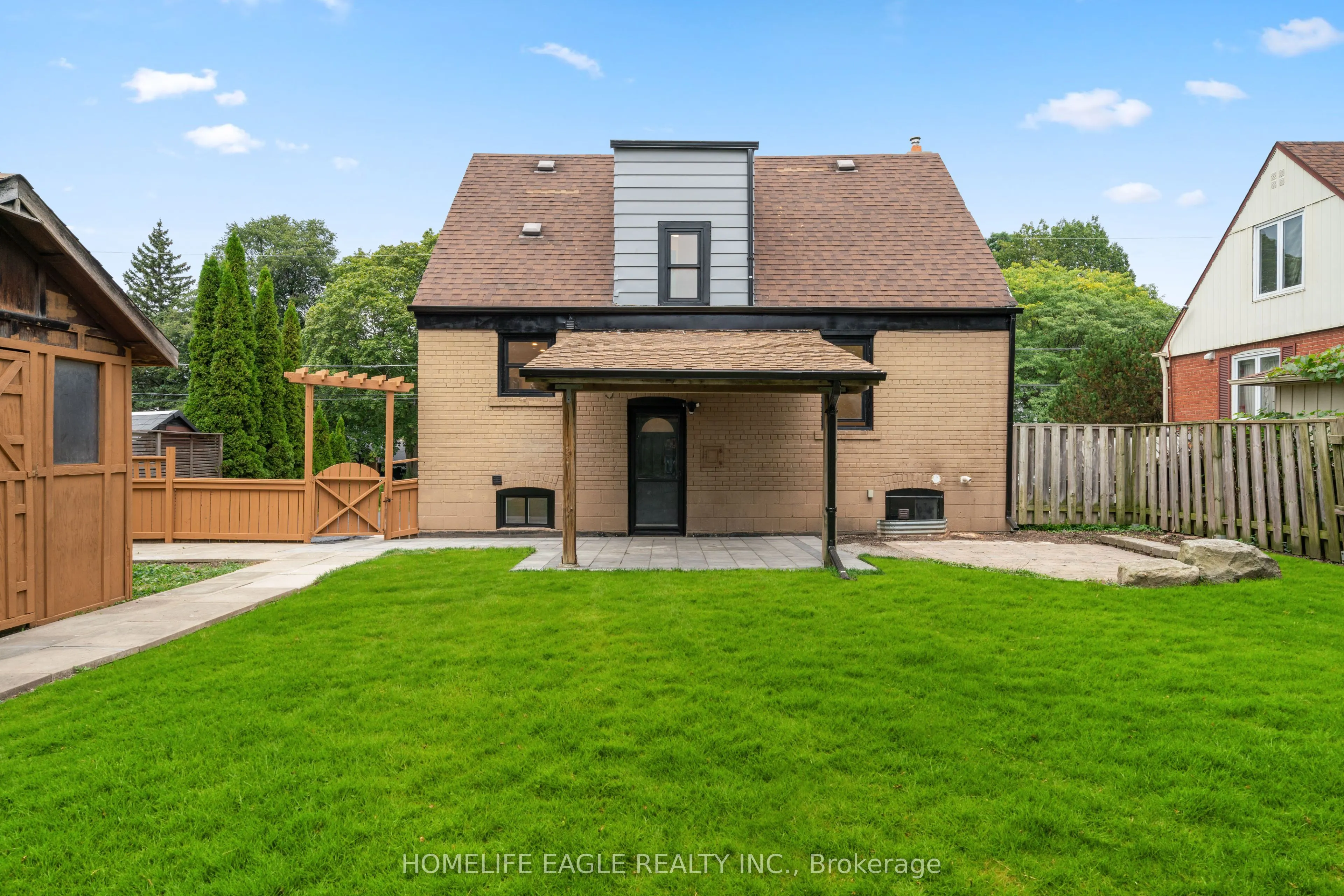 82 Scarborough Heights Boulevard
