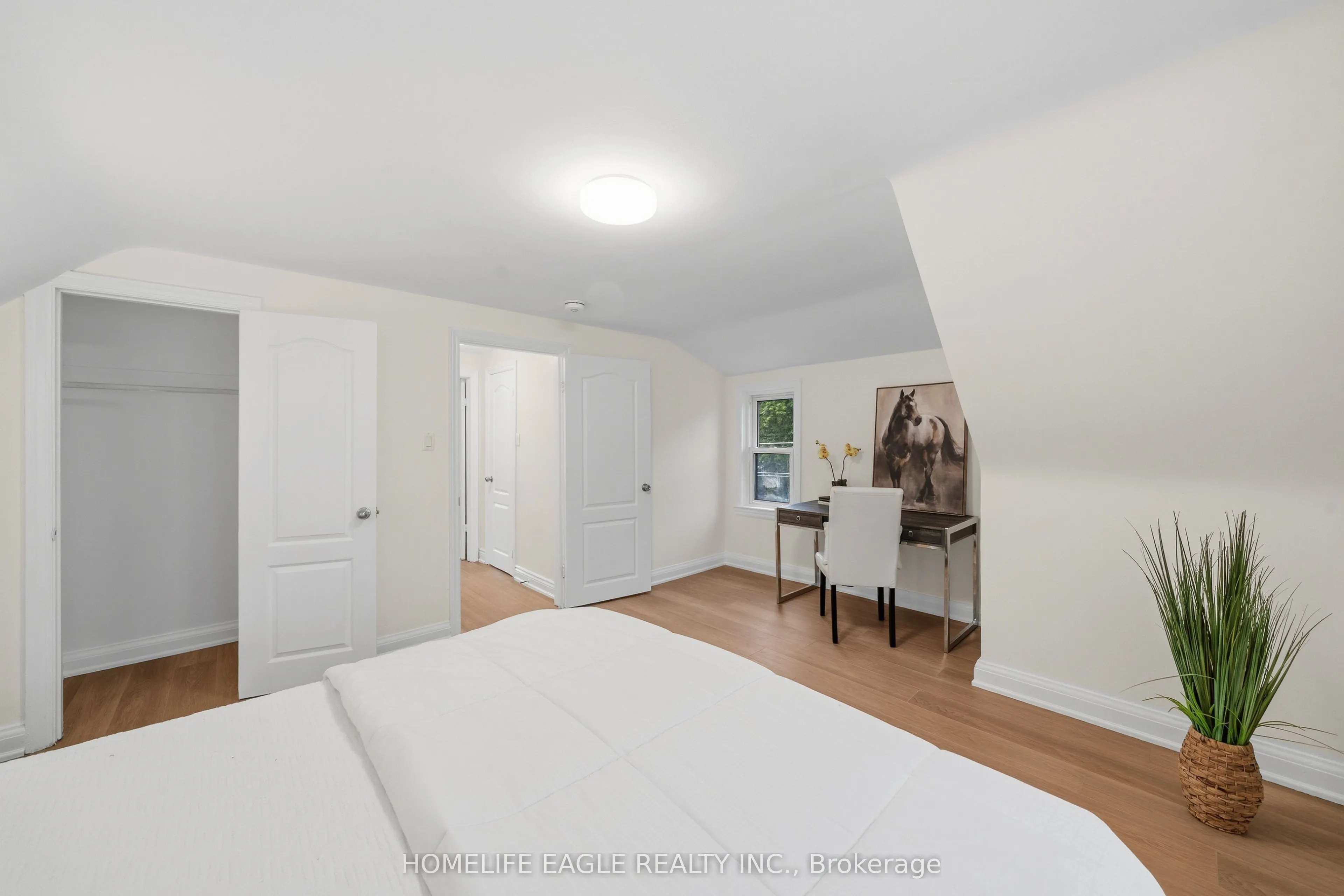 82 Scarborough Heights Boulevard