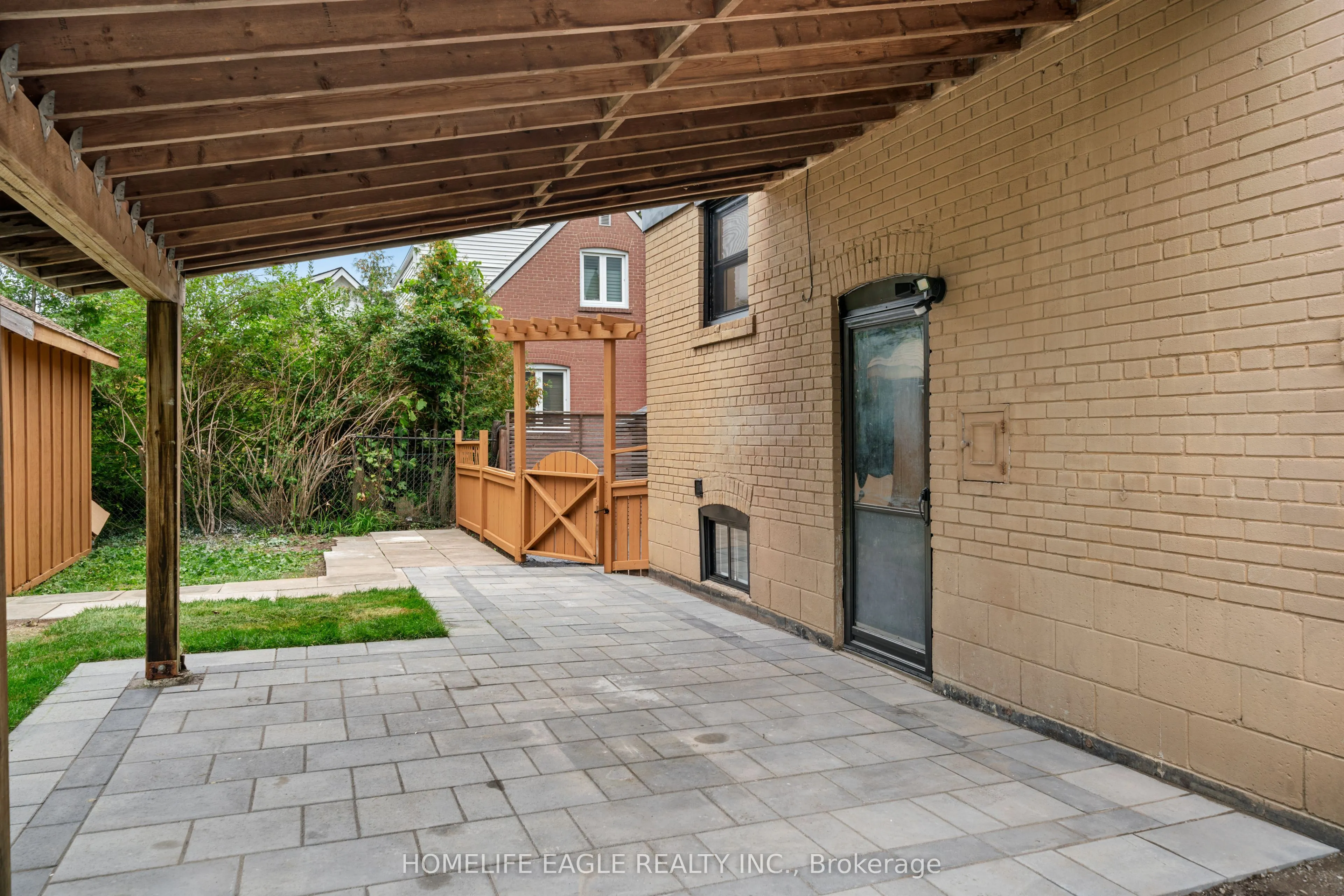 82 Scarborough Heights Boulevard