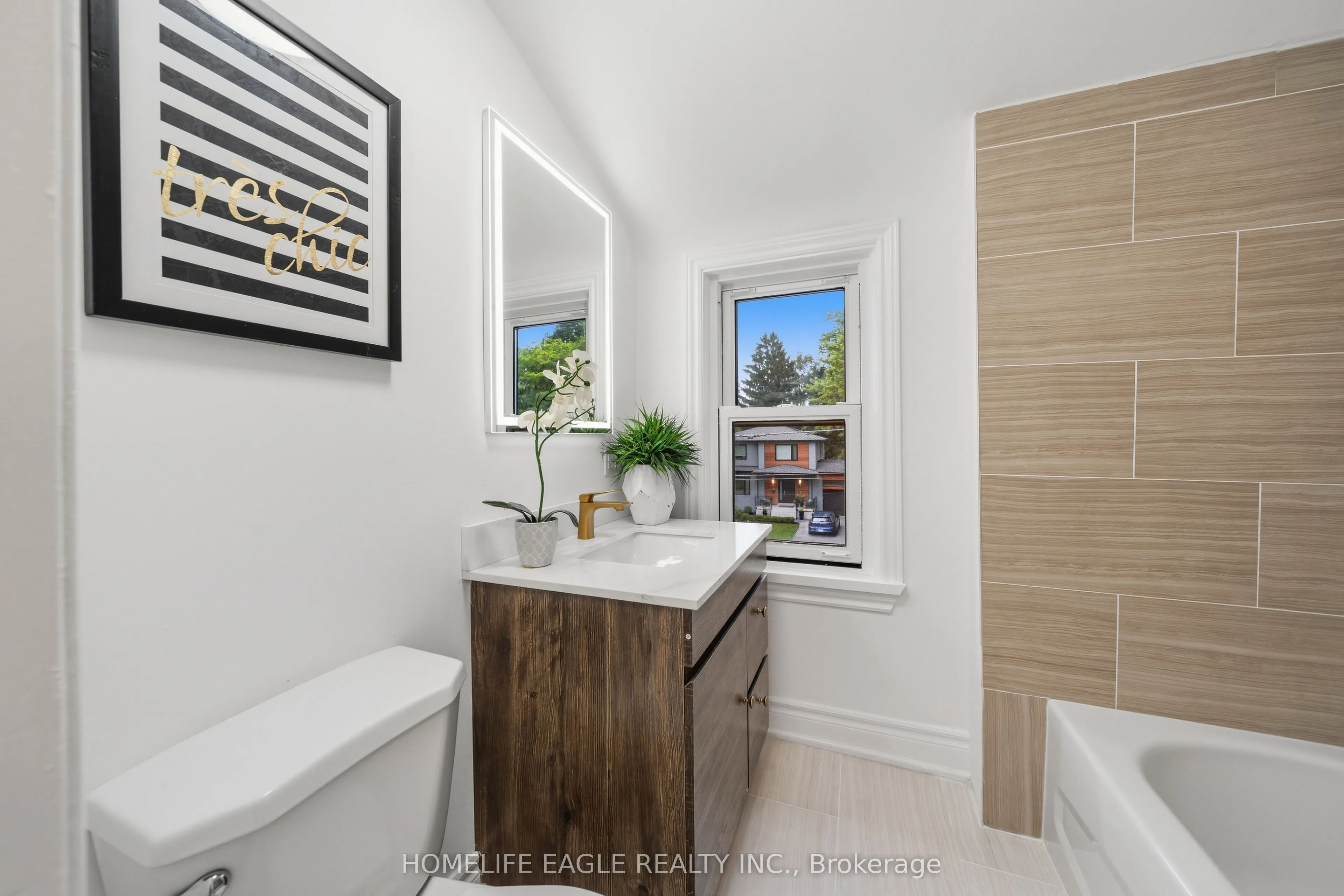 82 Scarborough Heights Boulevard