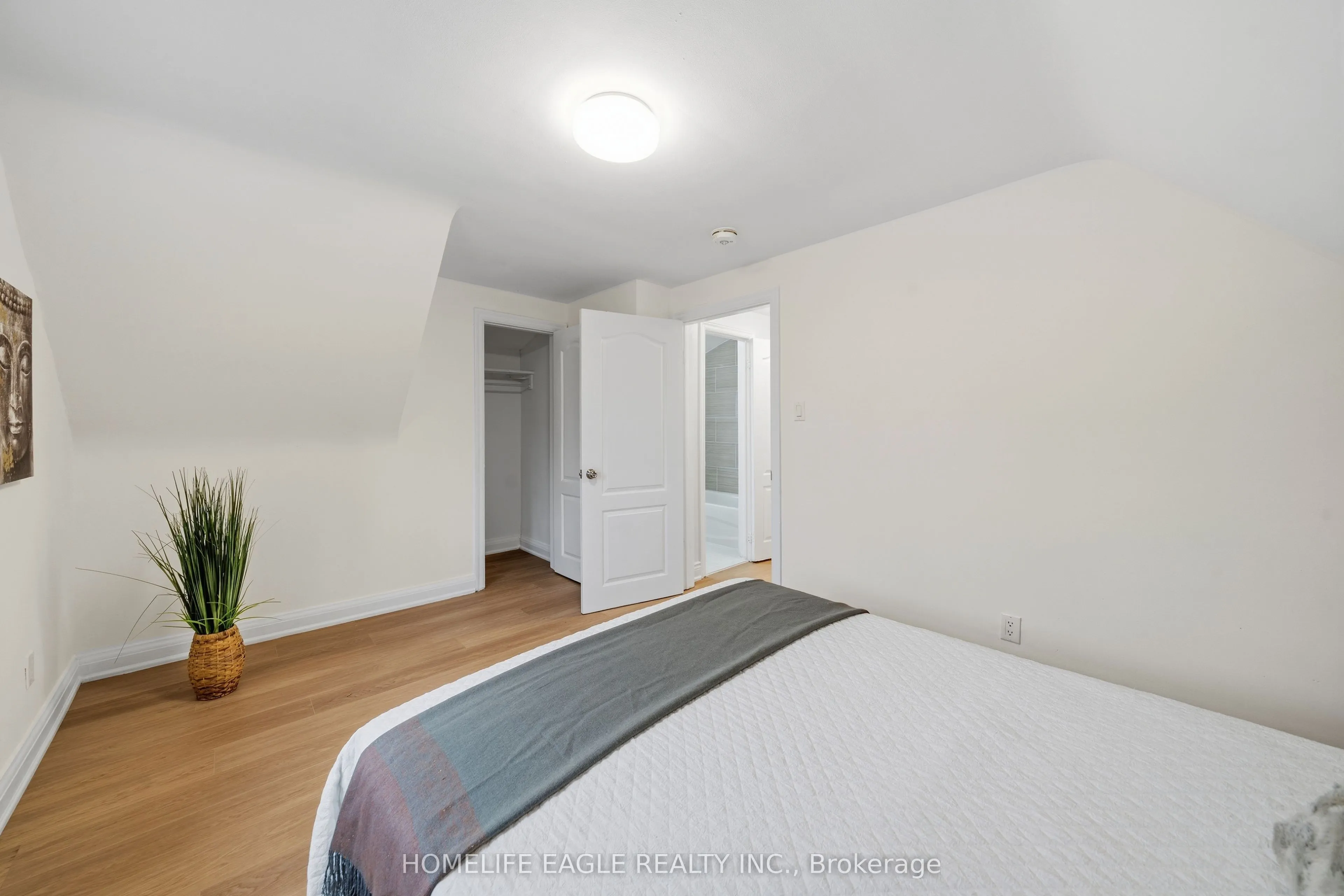 82 Scarborough Heights Boulevard