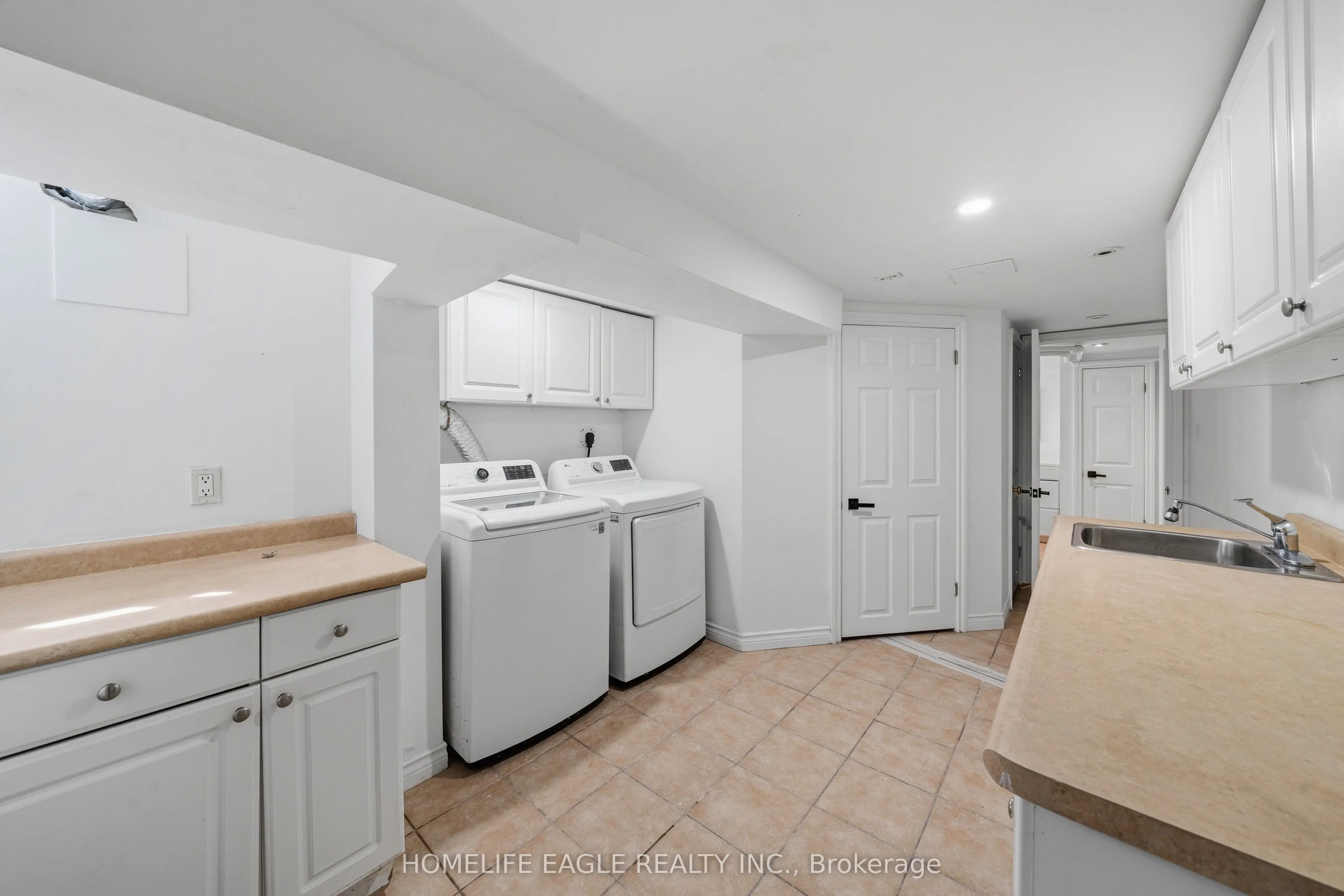 3 Bluewater Avenue