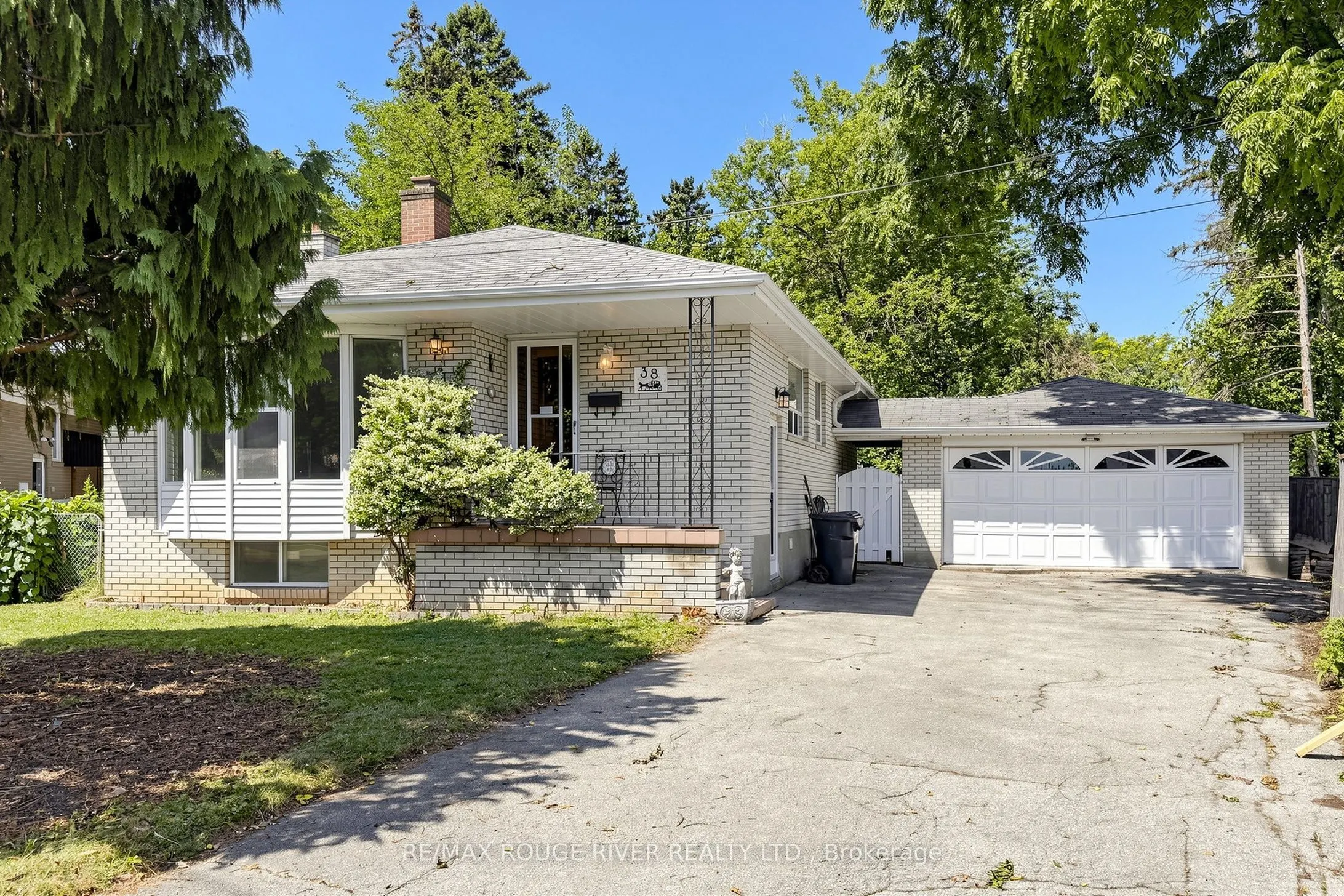 38 Lombardy Crescent
