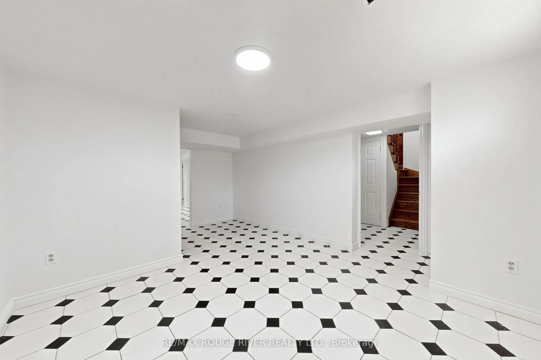 38 Lombardy Crescent
