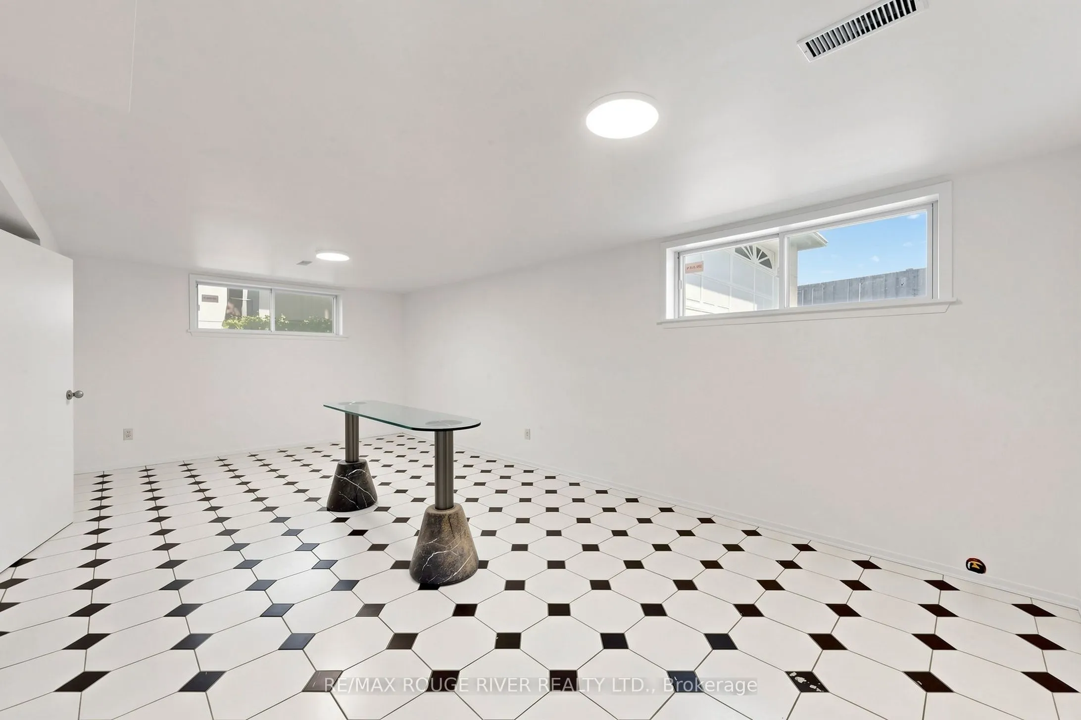 38 Lombardy Crescent