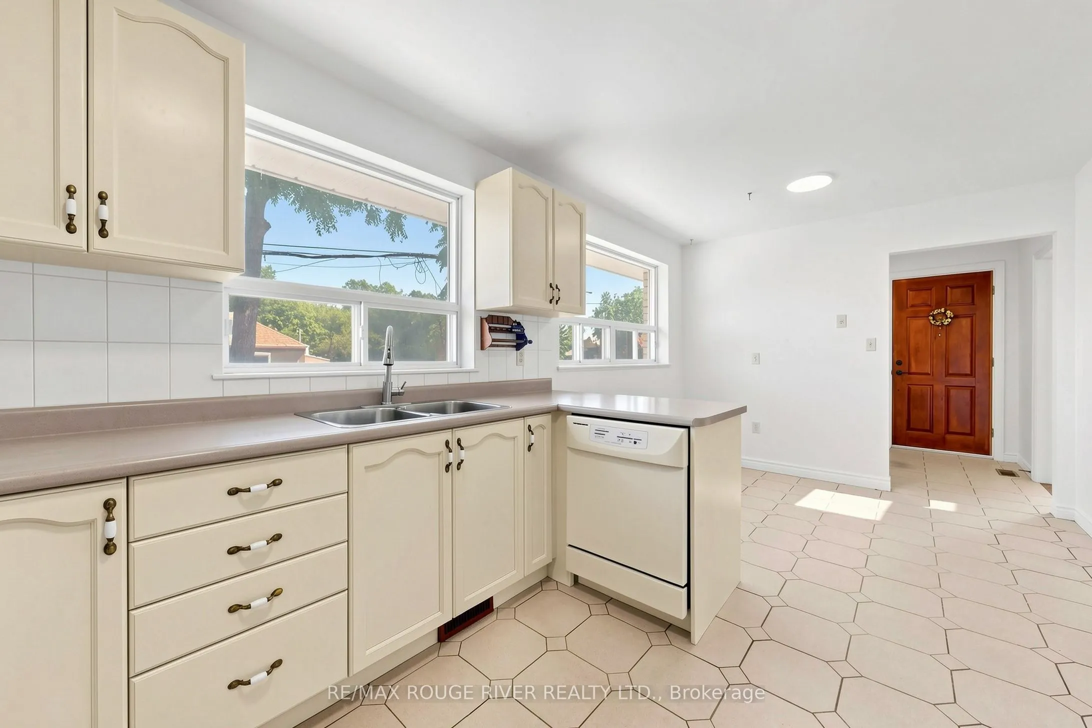 38 Lombardy Crescent