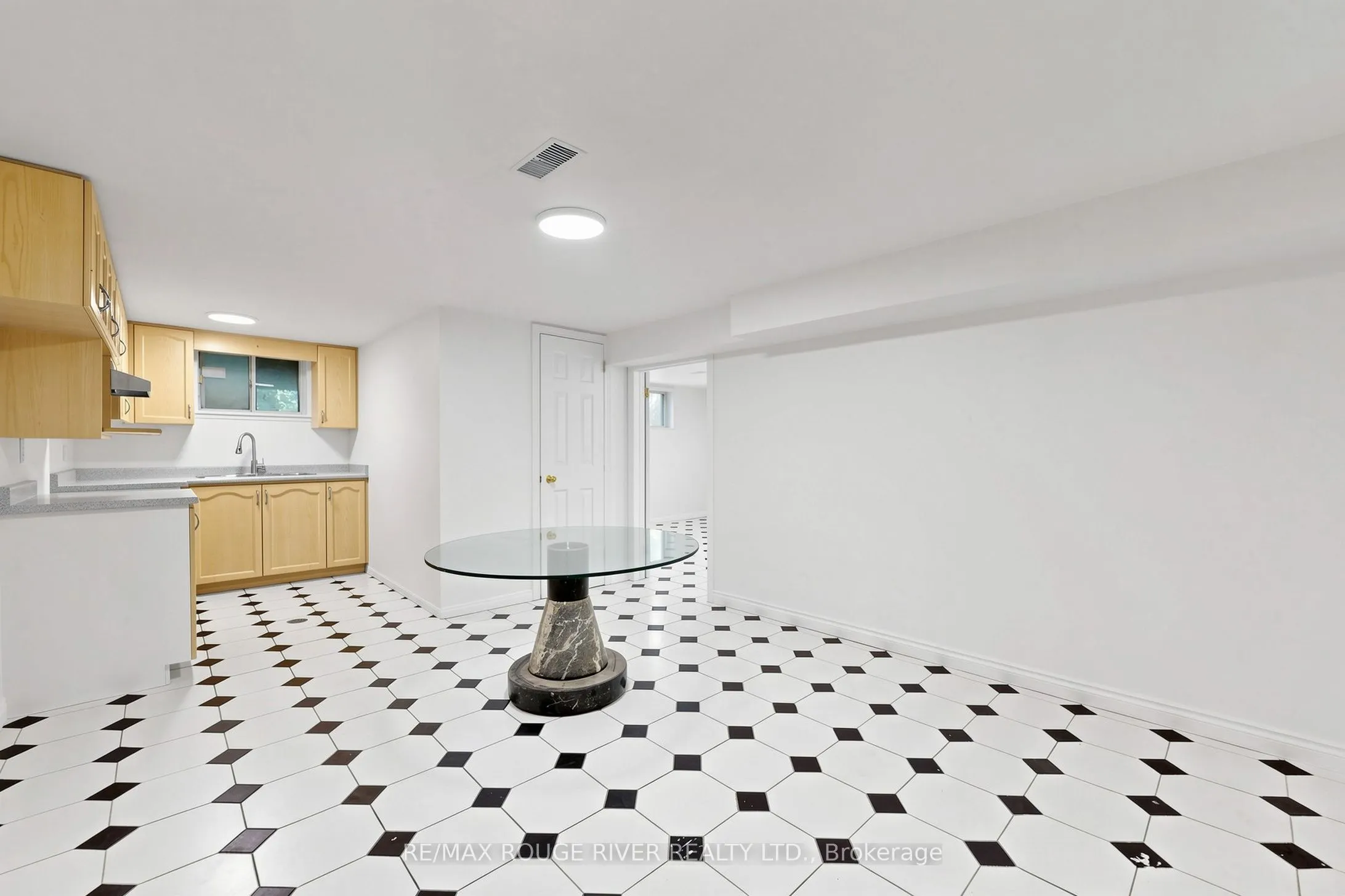 38 Lombardy Crescent