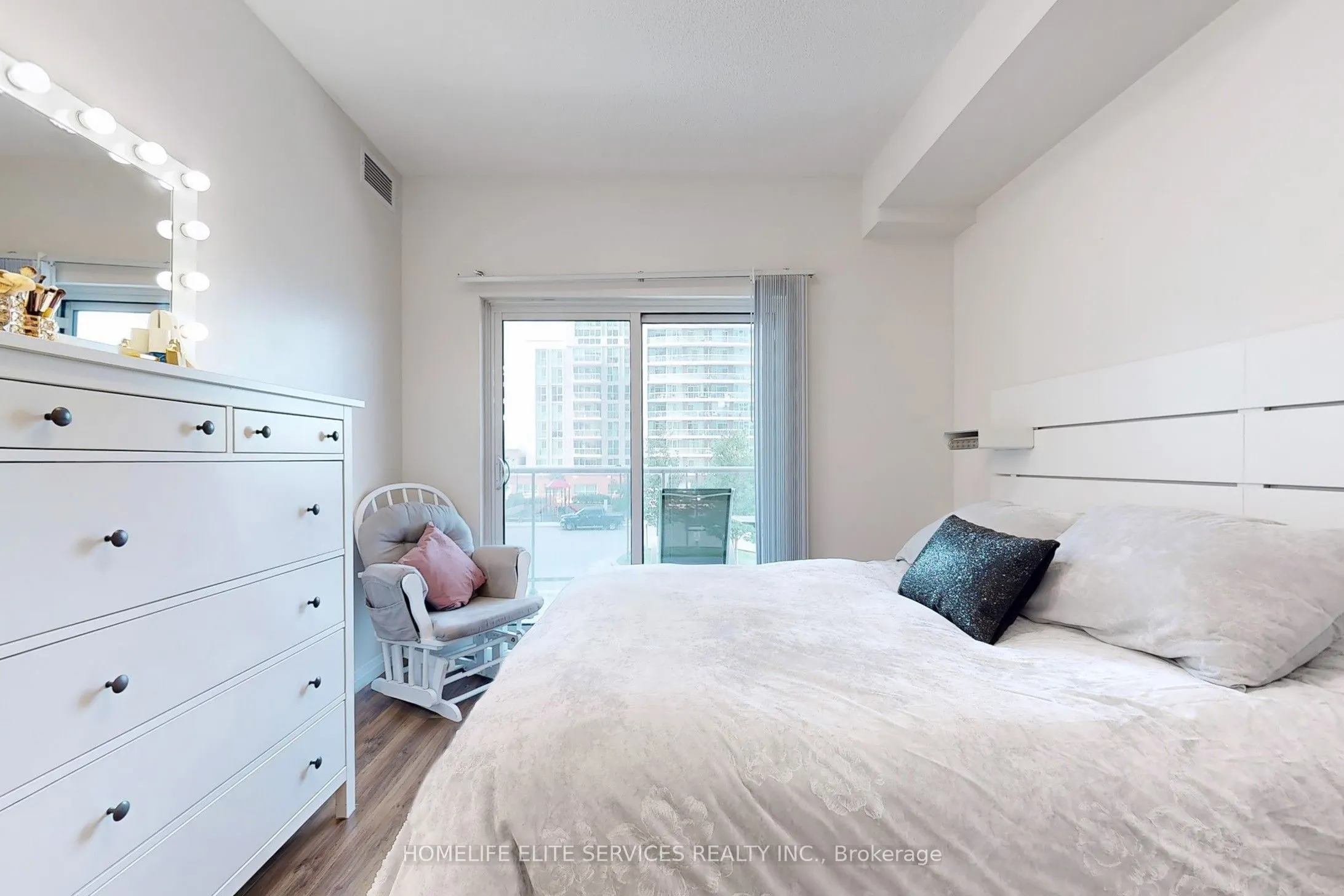2152 Lawrence Avenue E #210