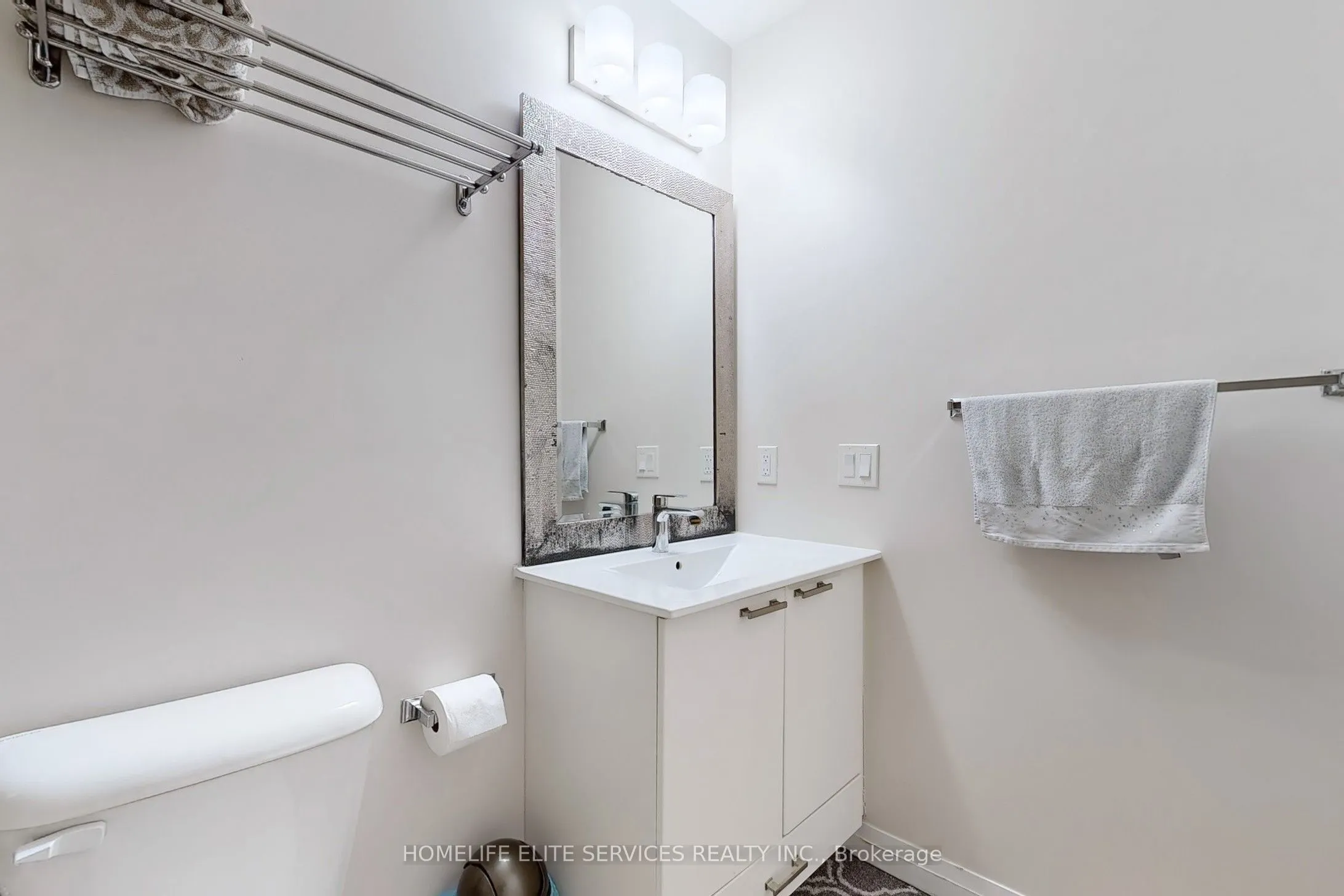 2152 Lawrence Avenue E #210