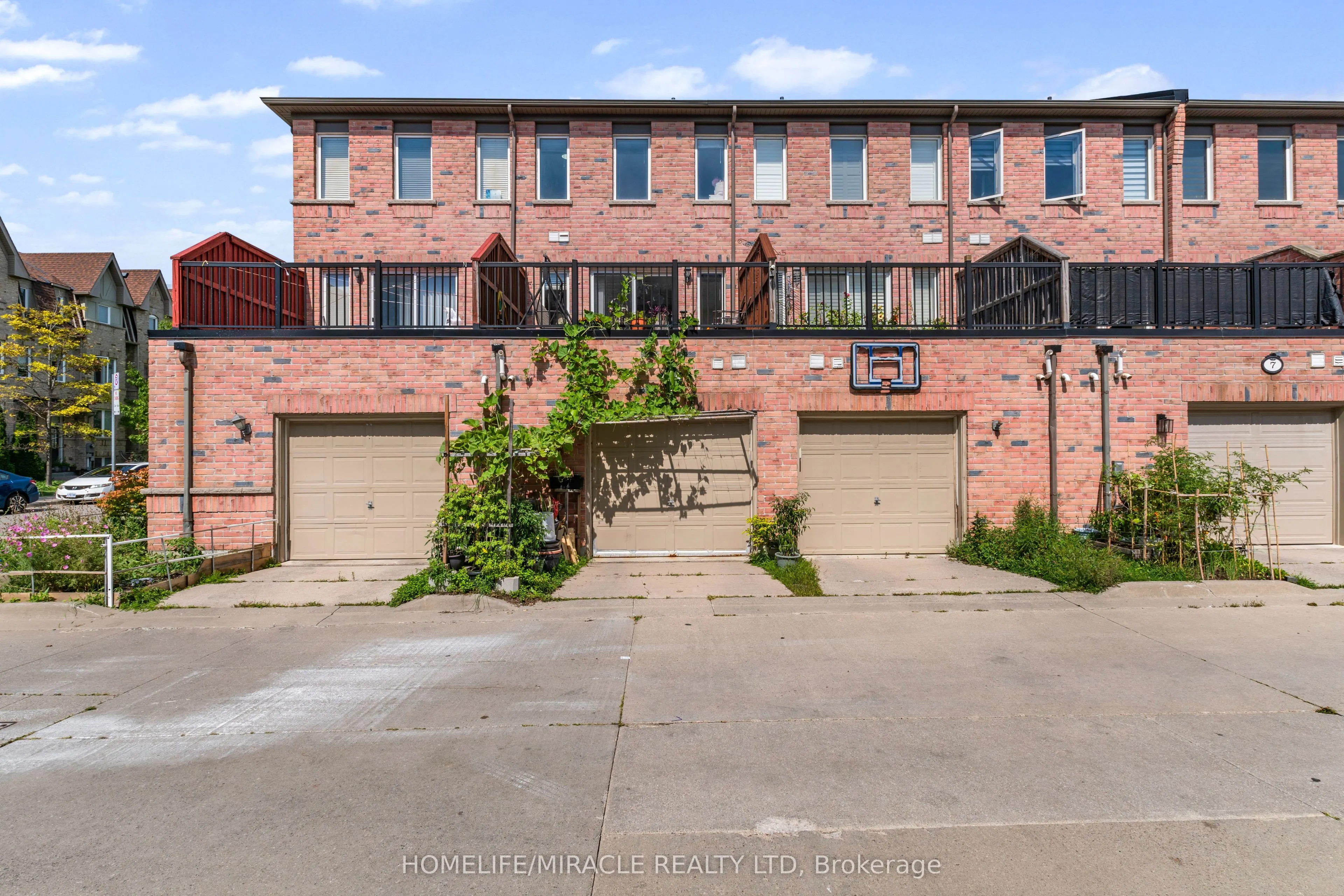 3 De Jong Street