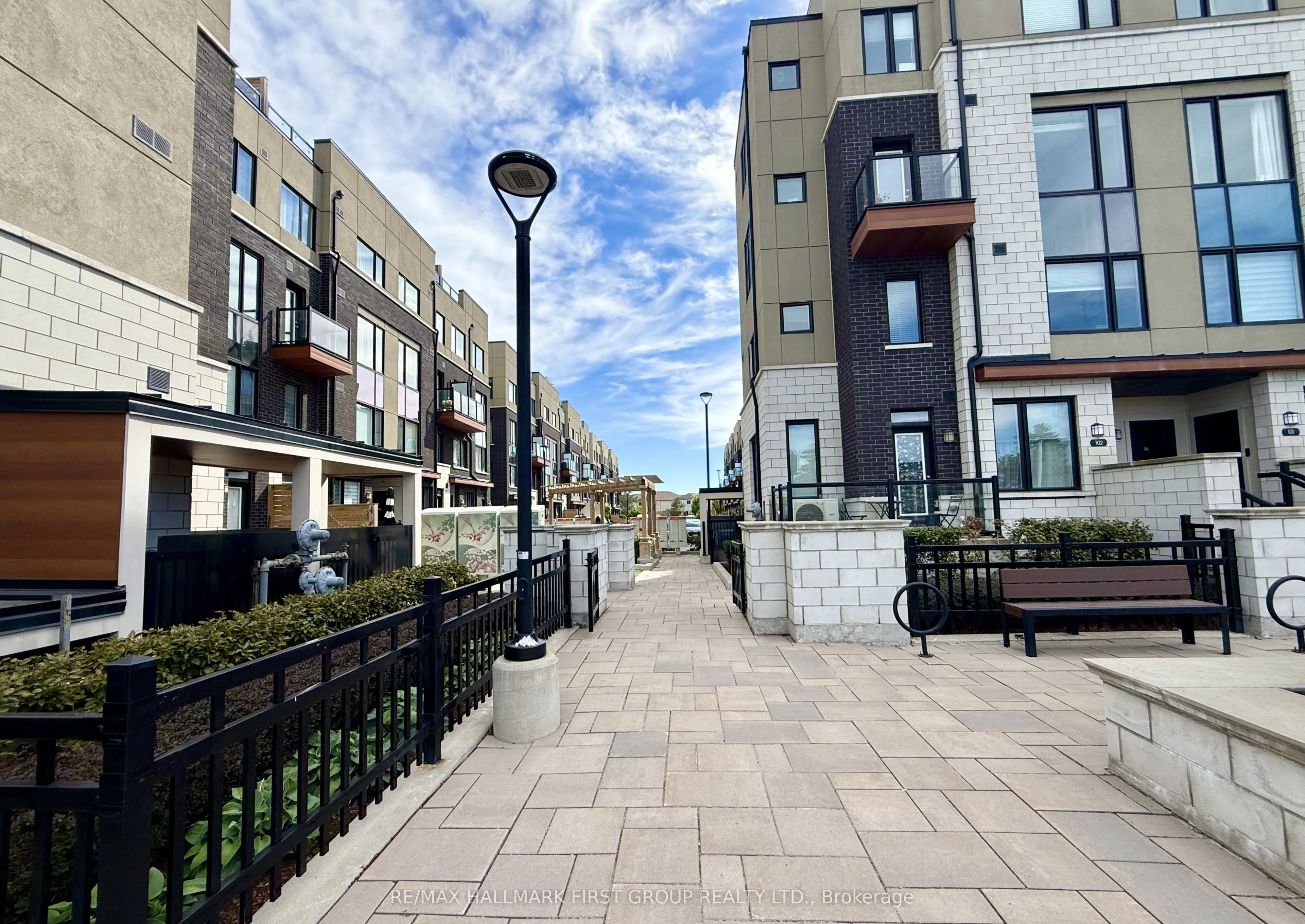 1555 Kingston Road #318
