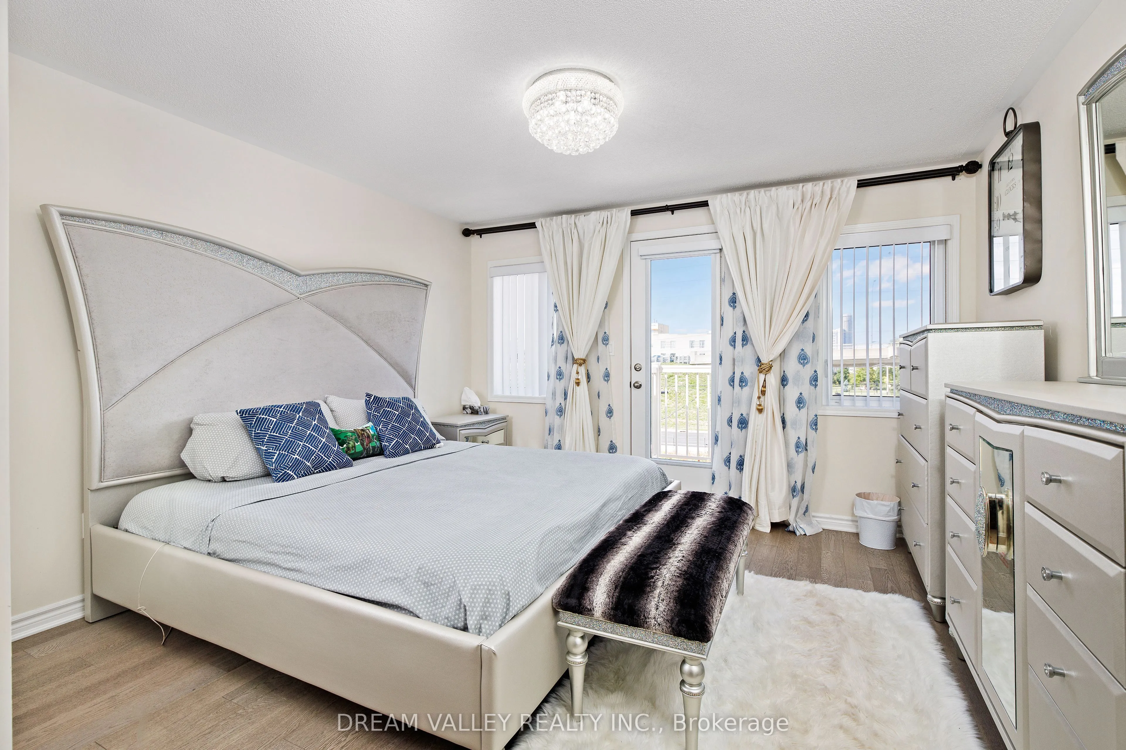 88 Jolly Way S