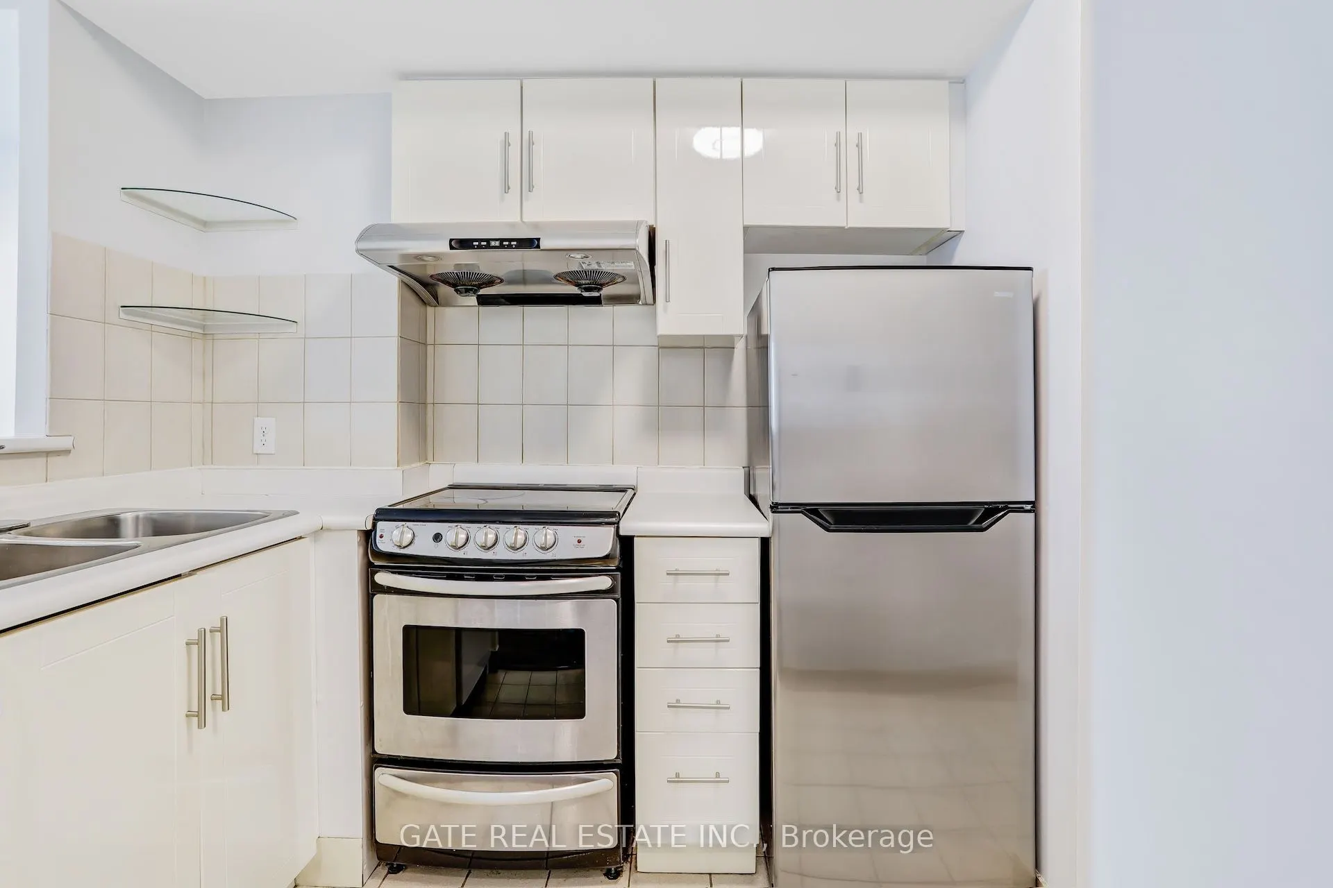 8 Lee Centre Drive #1111