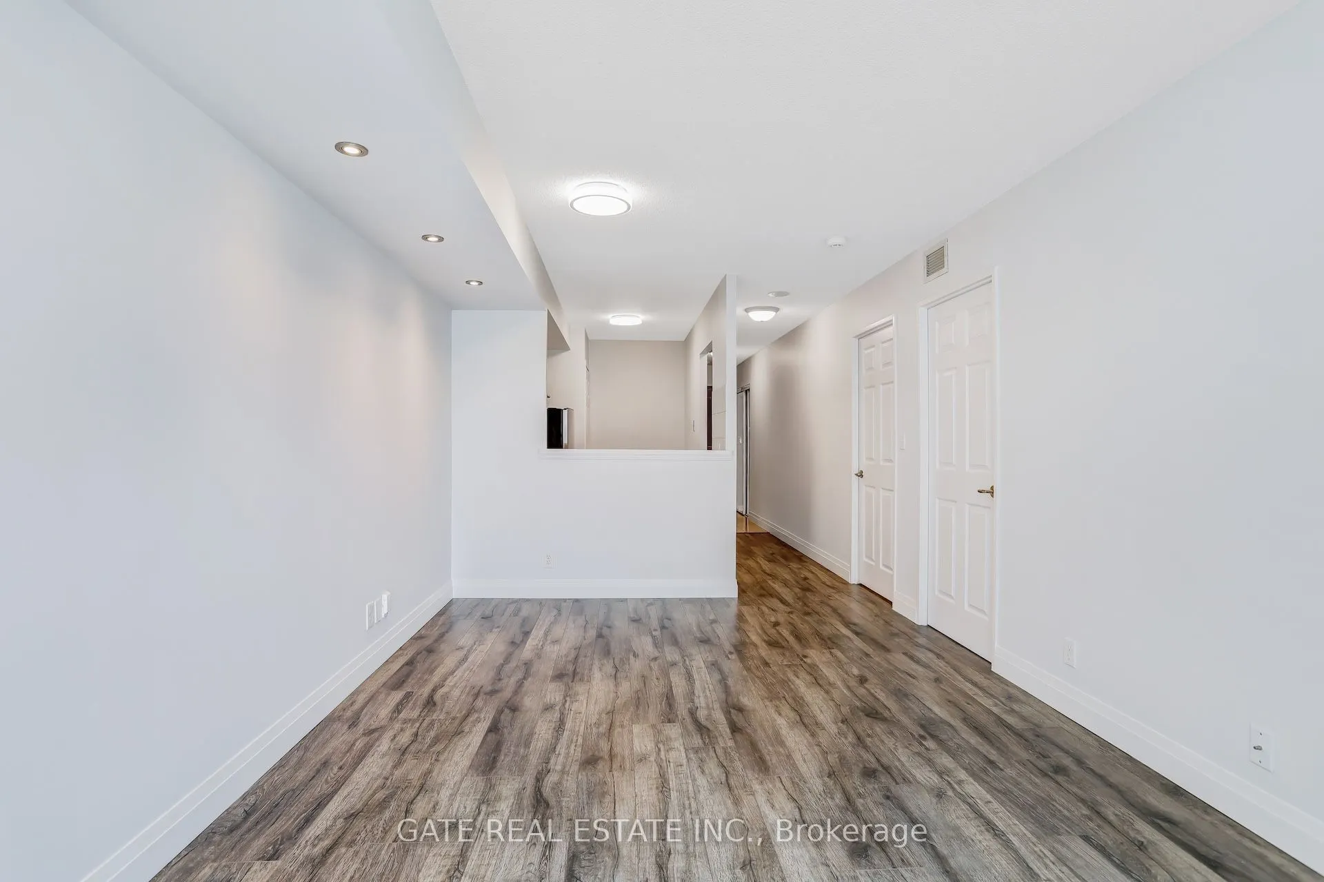 8 Lee Centre Drive #1111