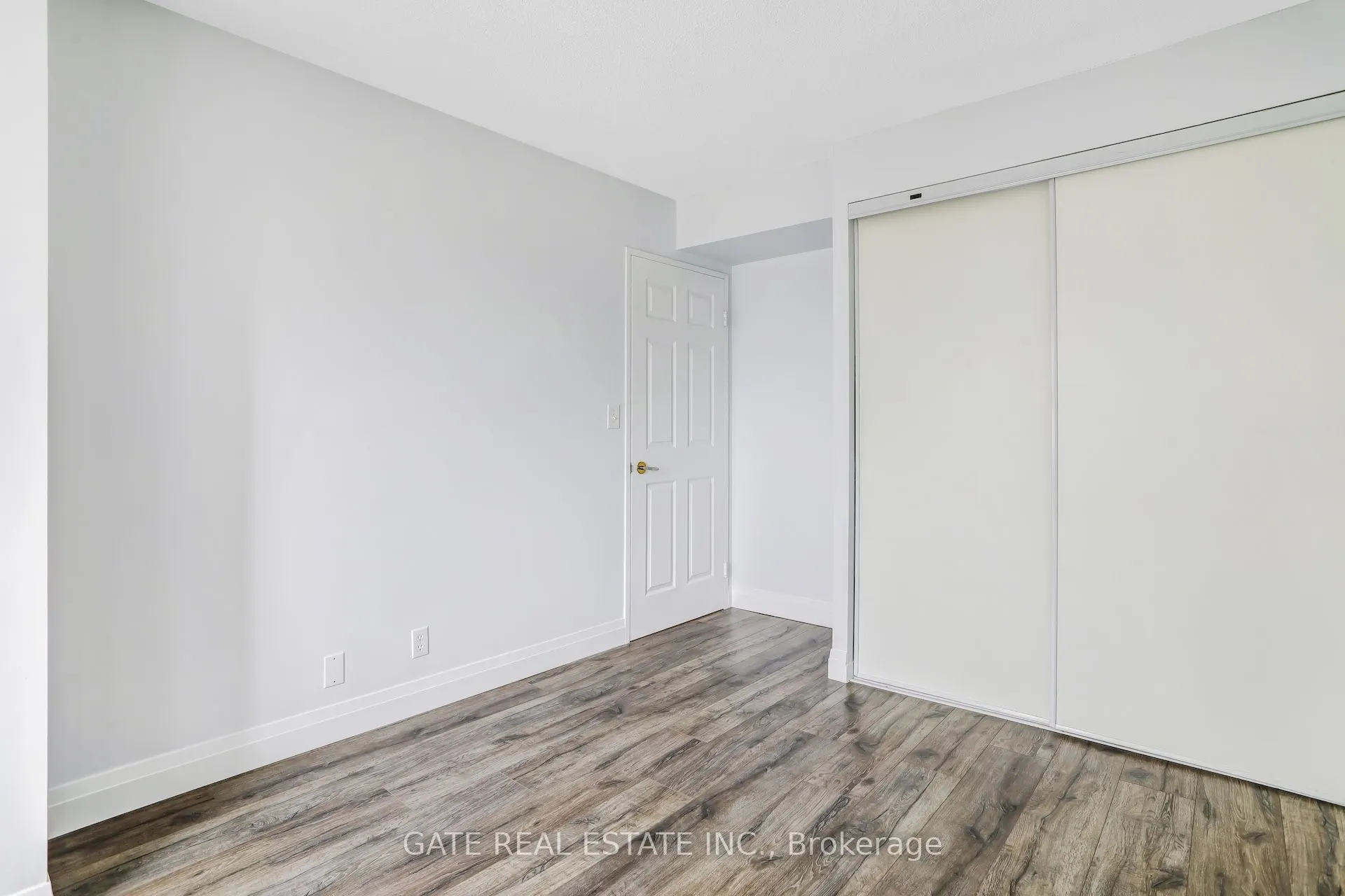 8 Lee Centre Drive #1111