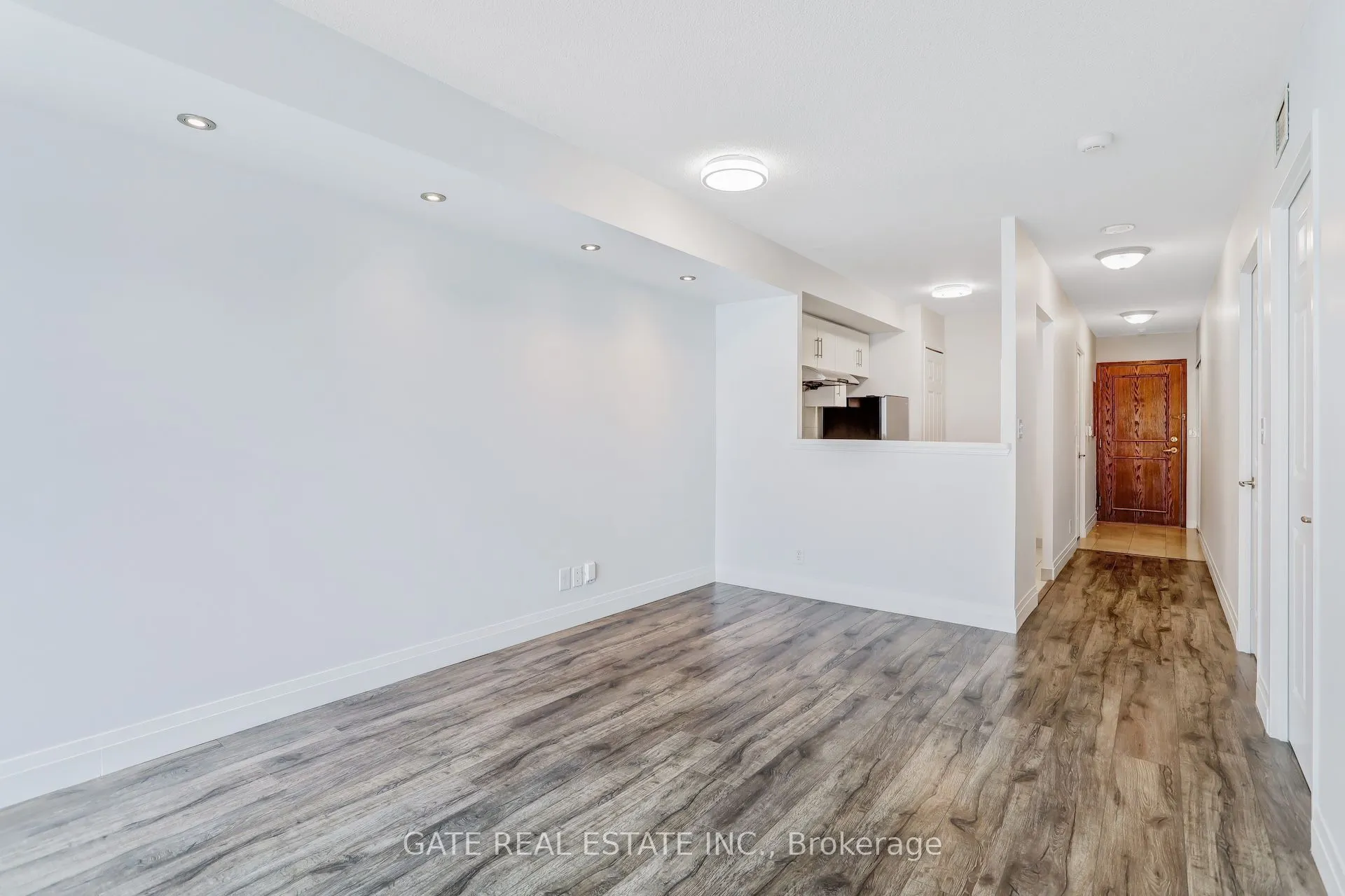 8 Lee Centre Drive #1111