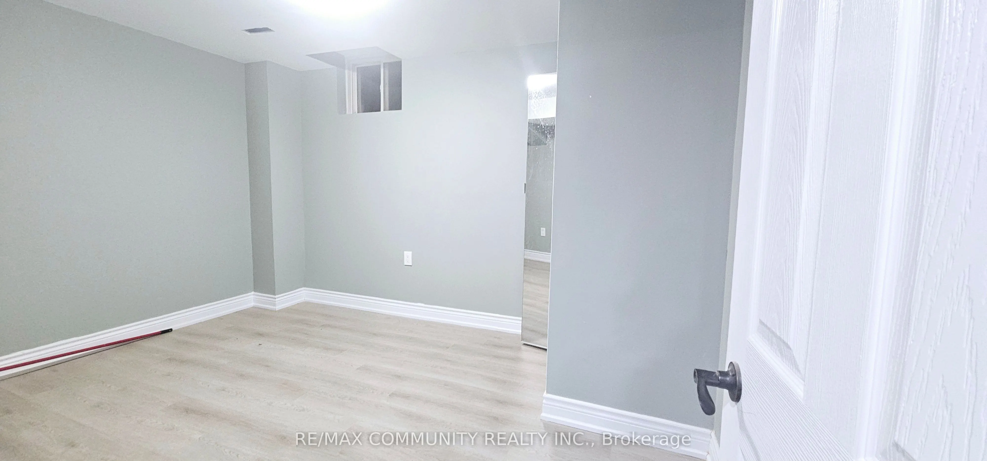68 Hyacinth Crescent #Basement
