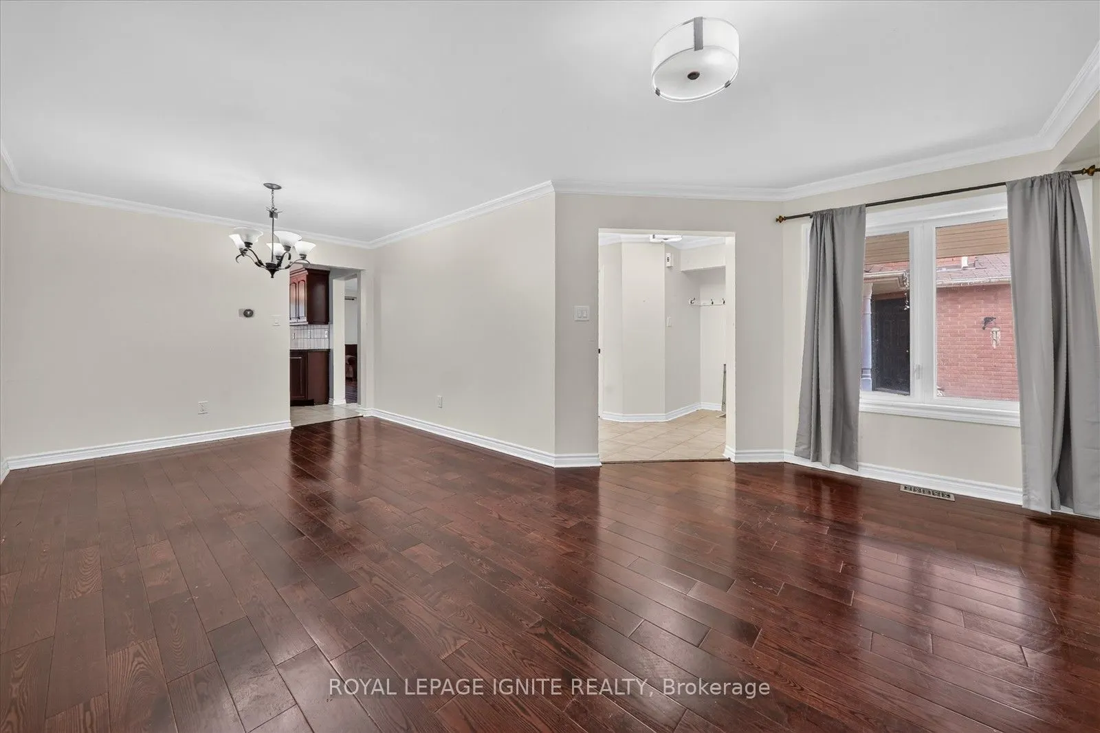 8 Vail Meadows Crescent #BSMNT