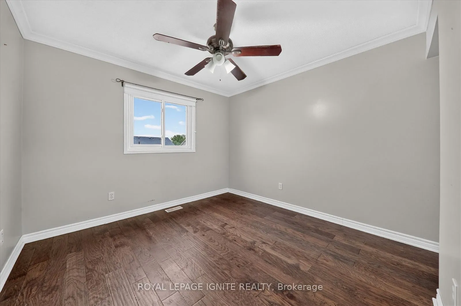 8 Vail Meadows Crescent #BSMNT