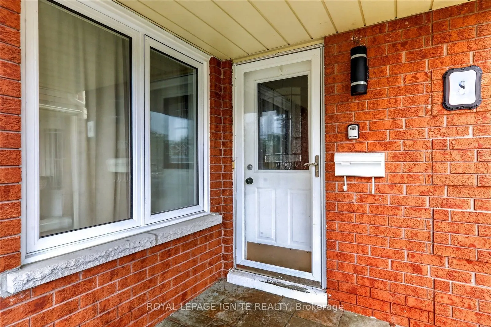 8 Vail Meadows Crescent #BSMNT