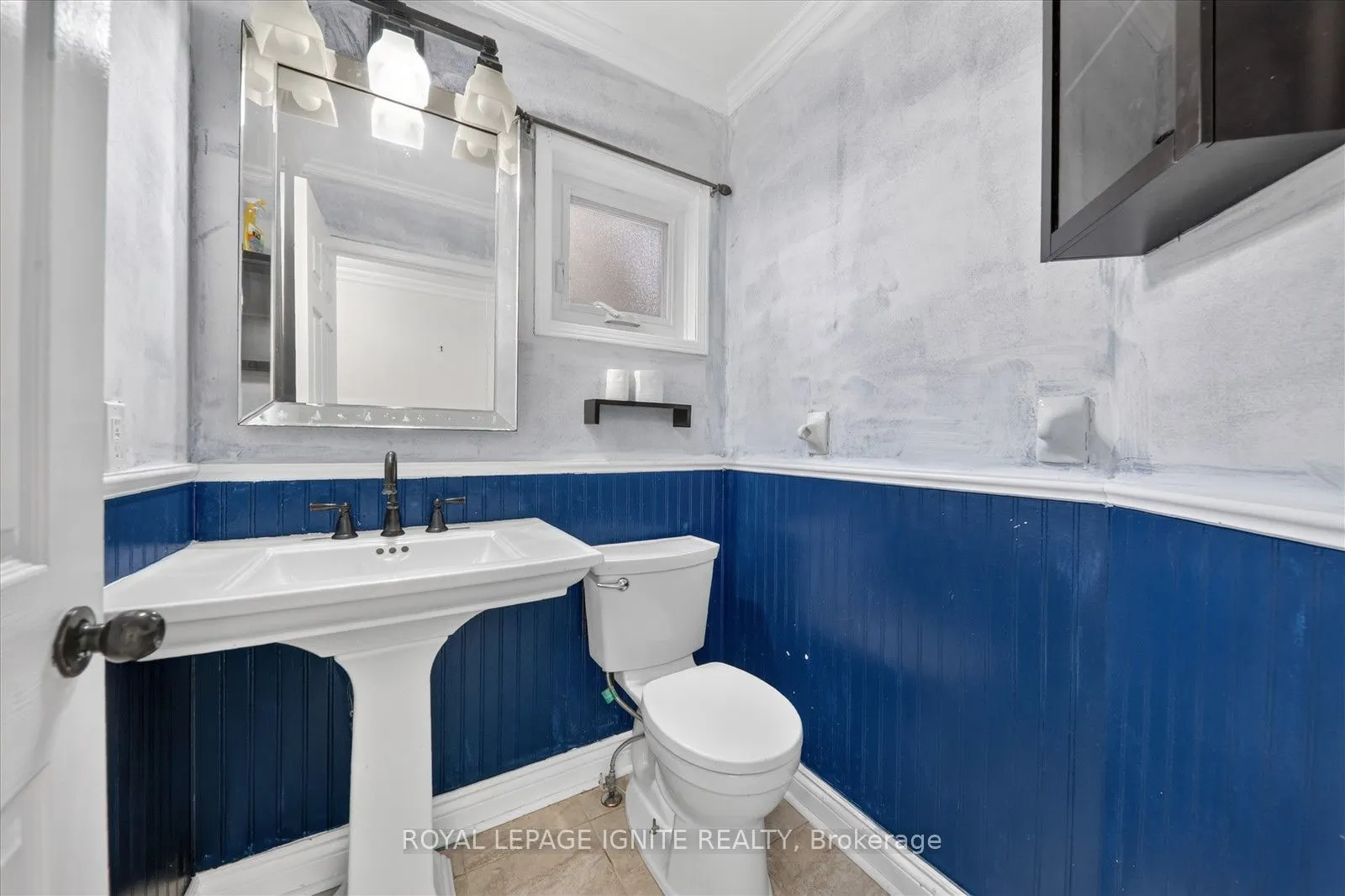 8 Vail Meadows Crescent #BSMNT