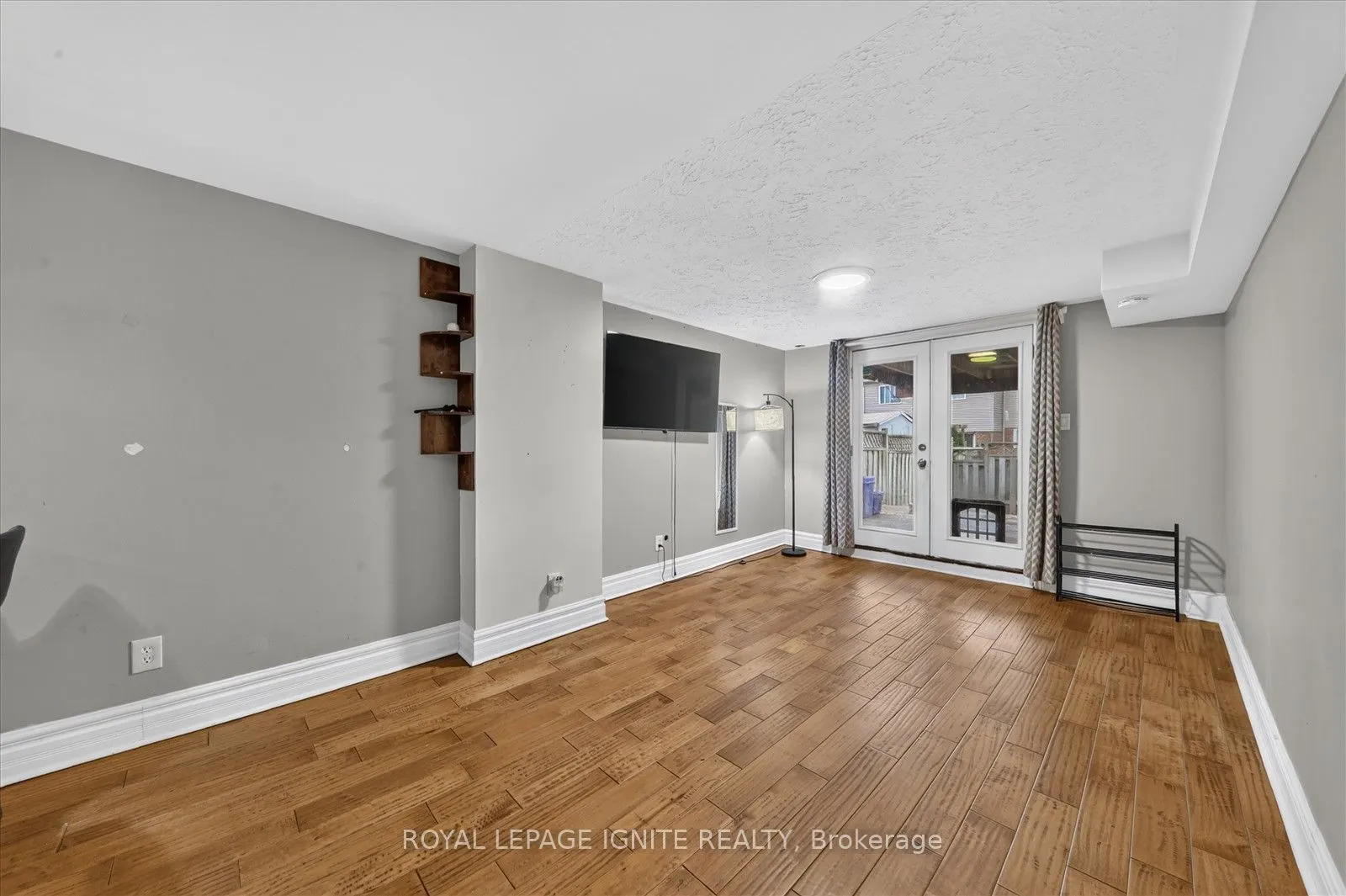8 Vail Meadows Crescent #BSMNT