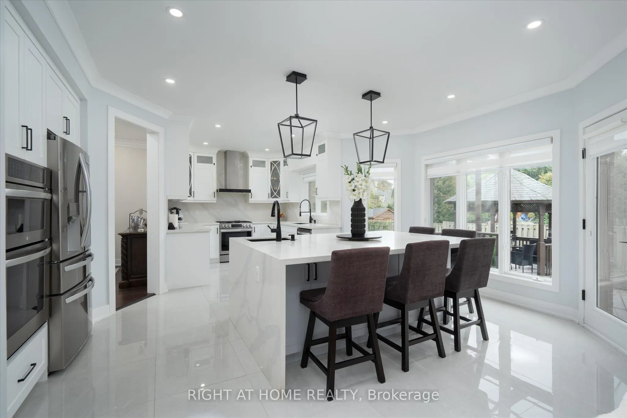 1001 Lytton Court