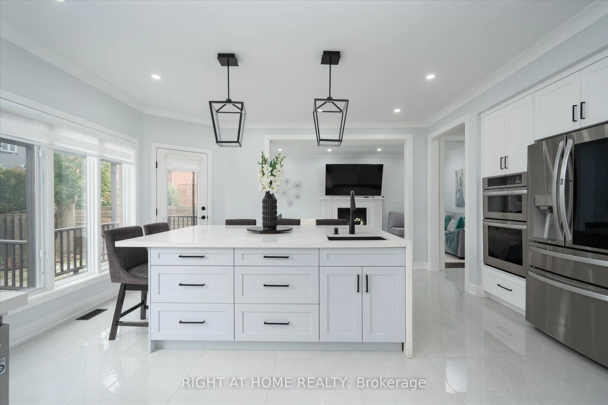 1001 Lytton Court