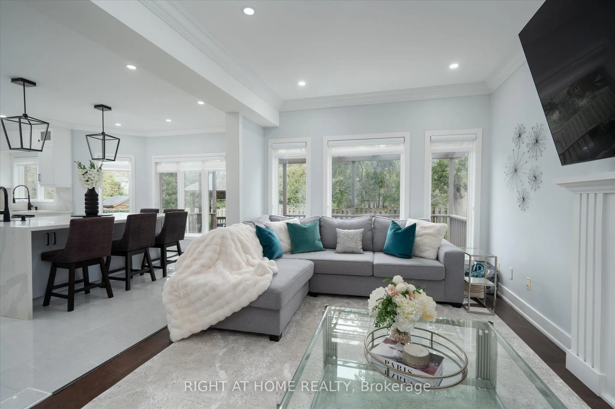 1001 Lytton Court