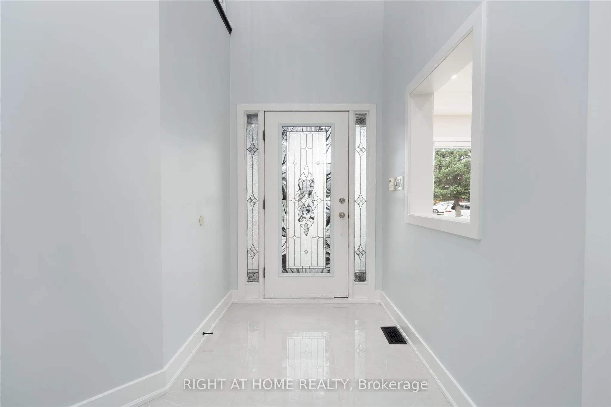 1001 Lytton Court