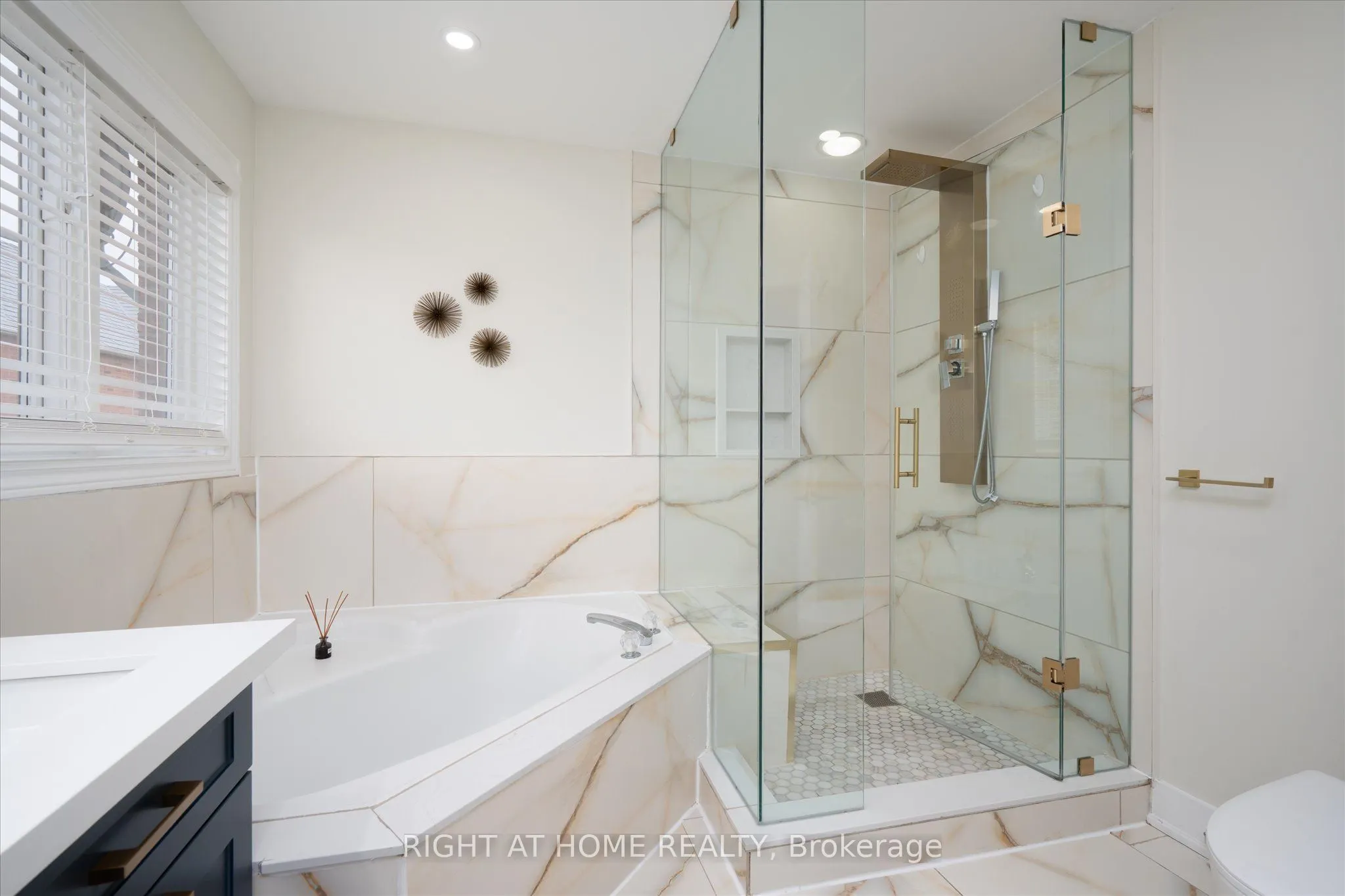 1001 Lytton Court
