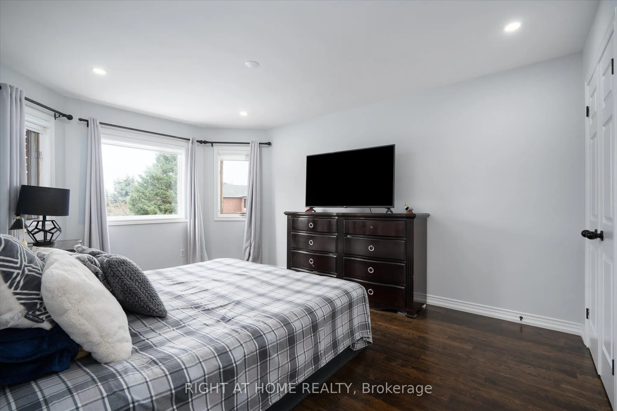 1001 Lytton Court