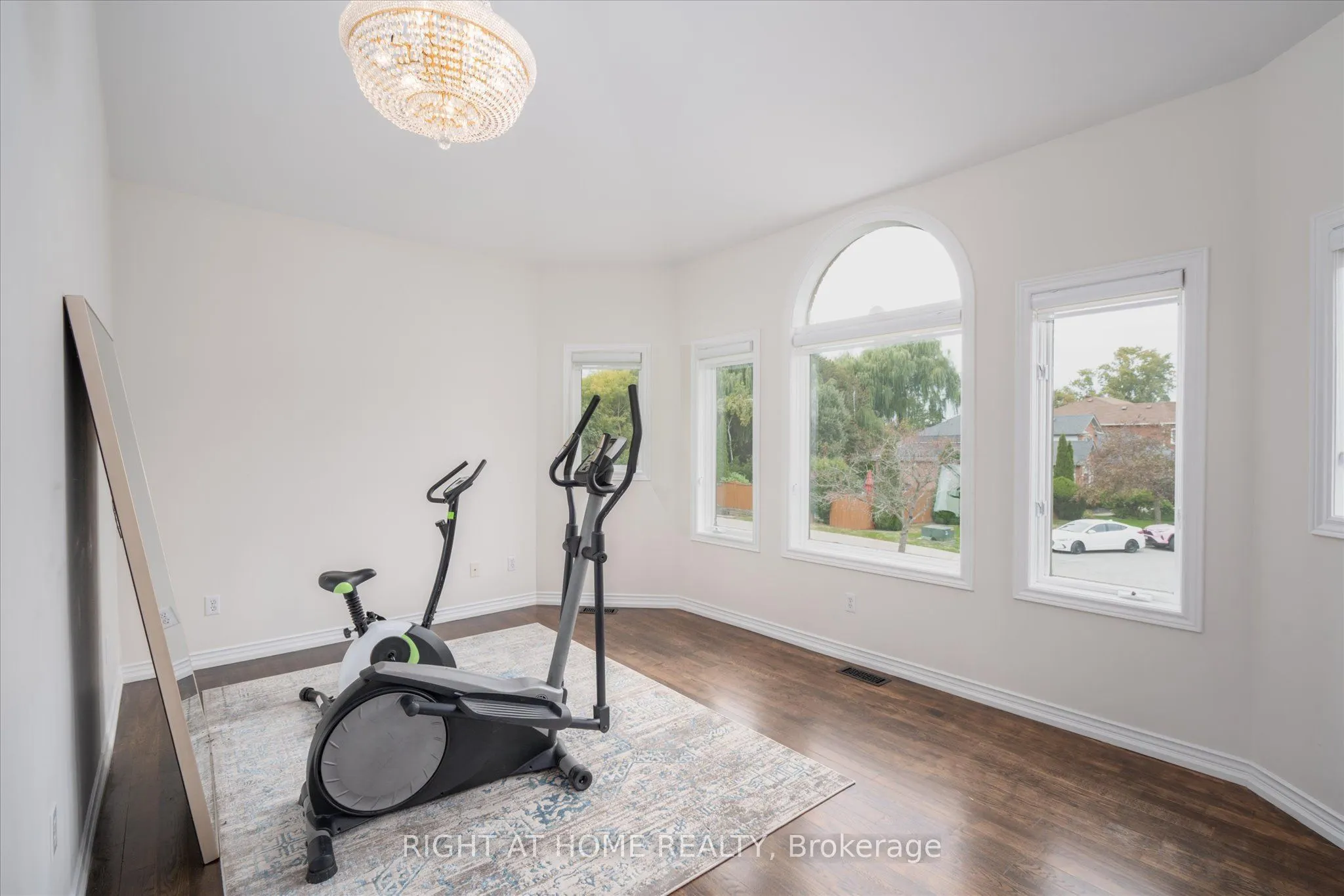 1001 Lytton Court