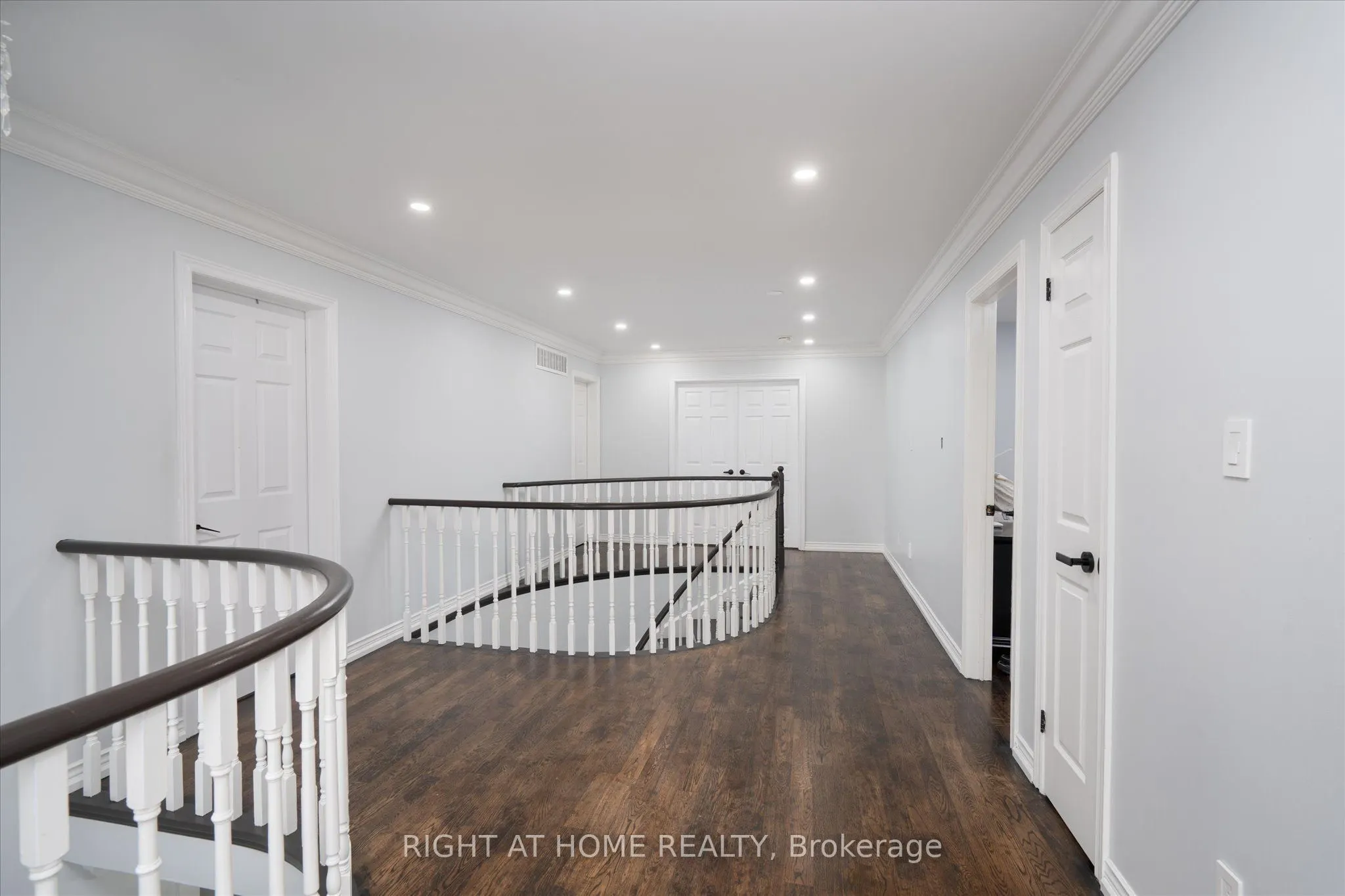 1001 Lytton Court