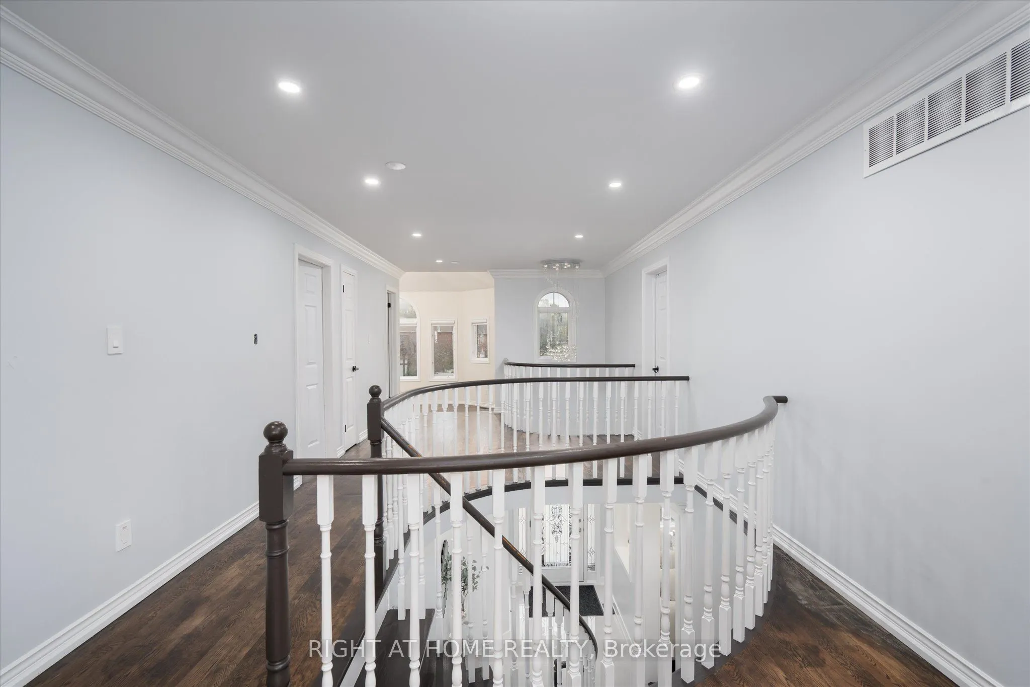1001 Lytton Court