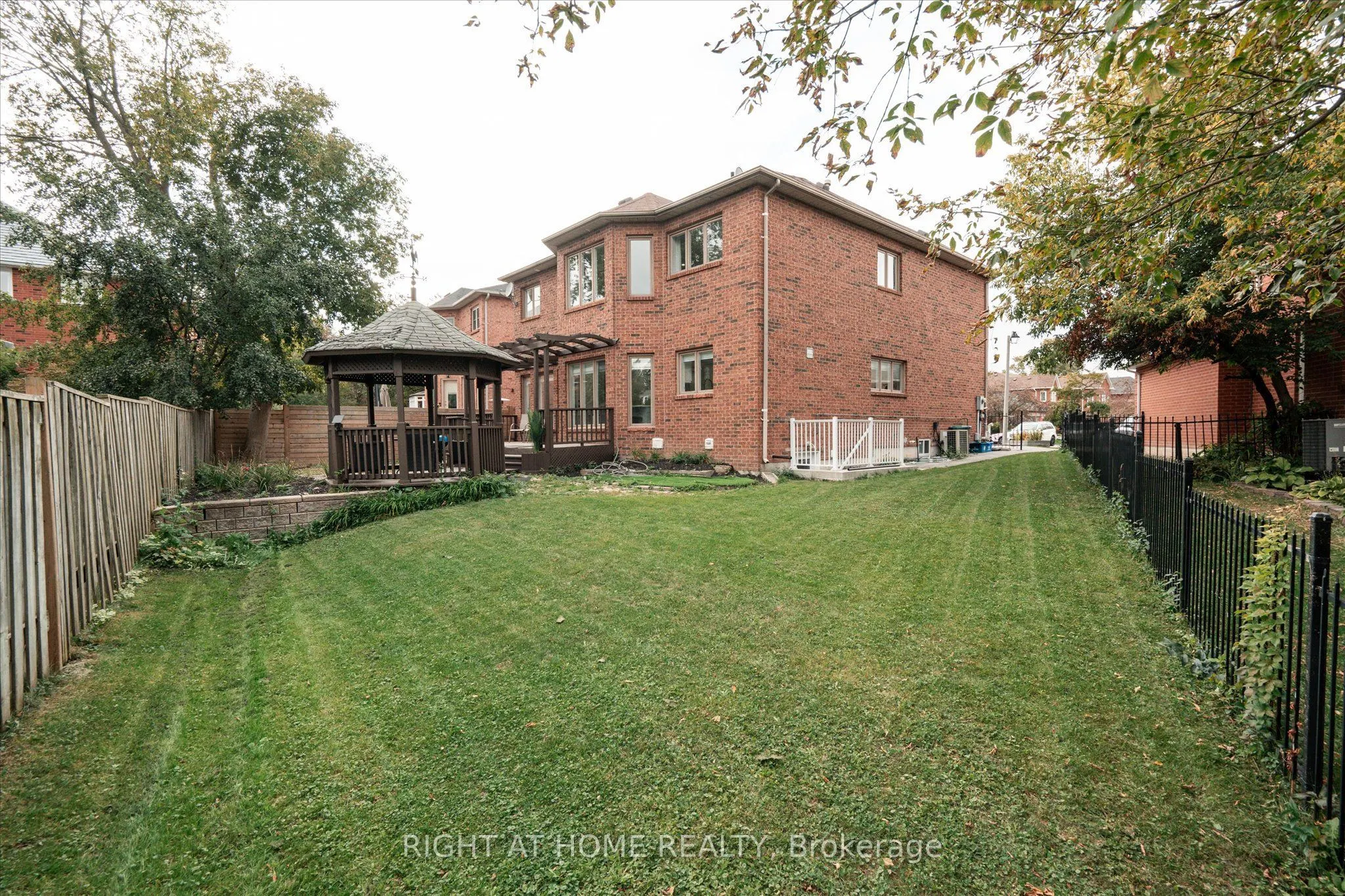 1001 Lytton Court