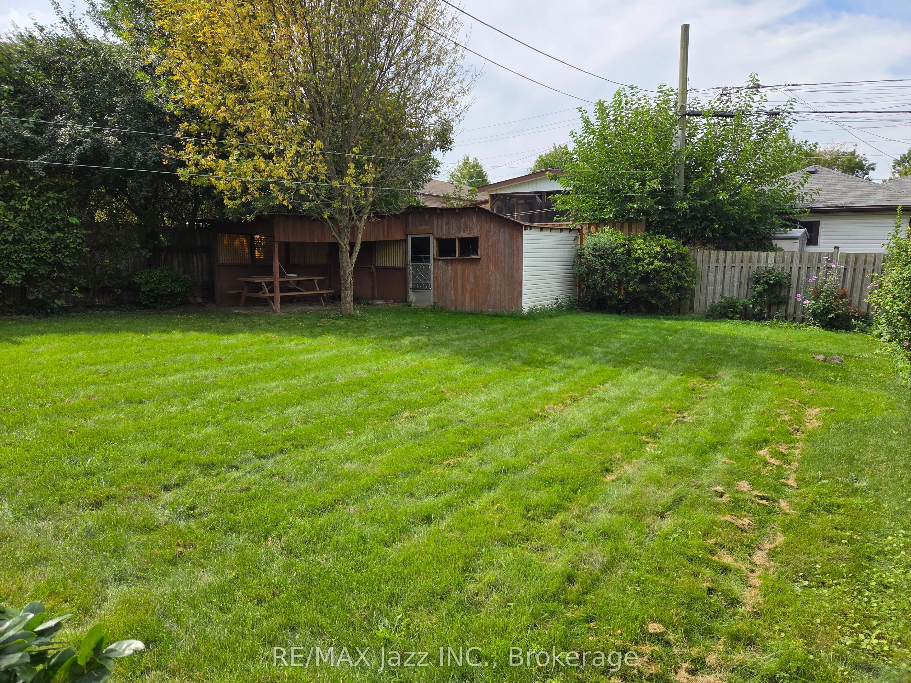 302 Poplar Street