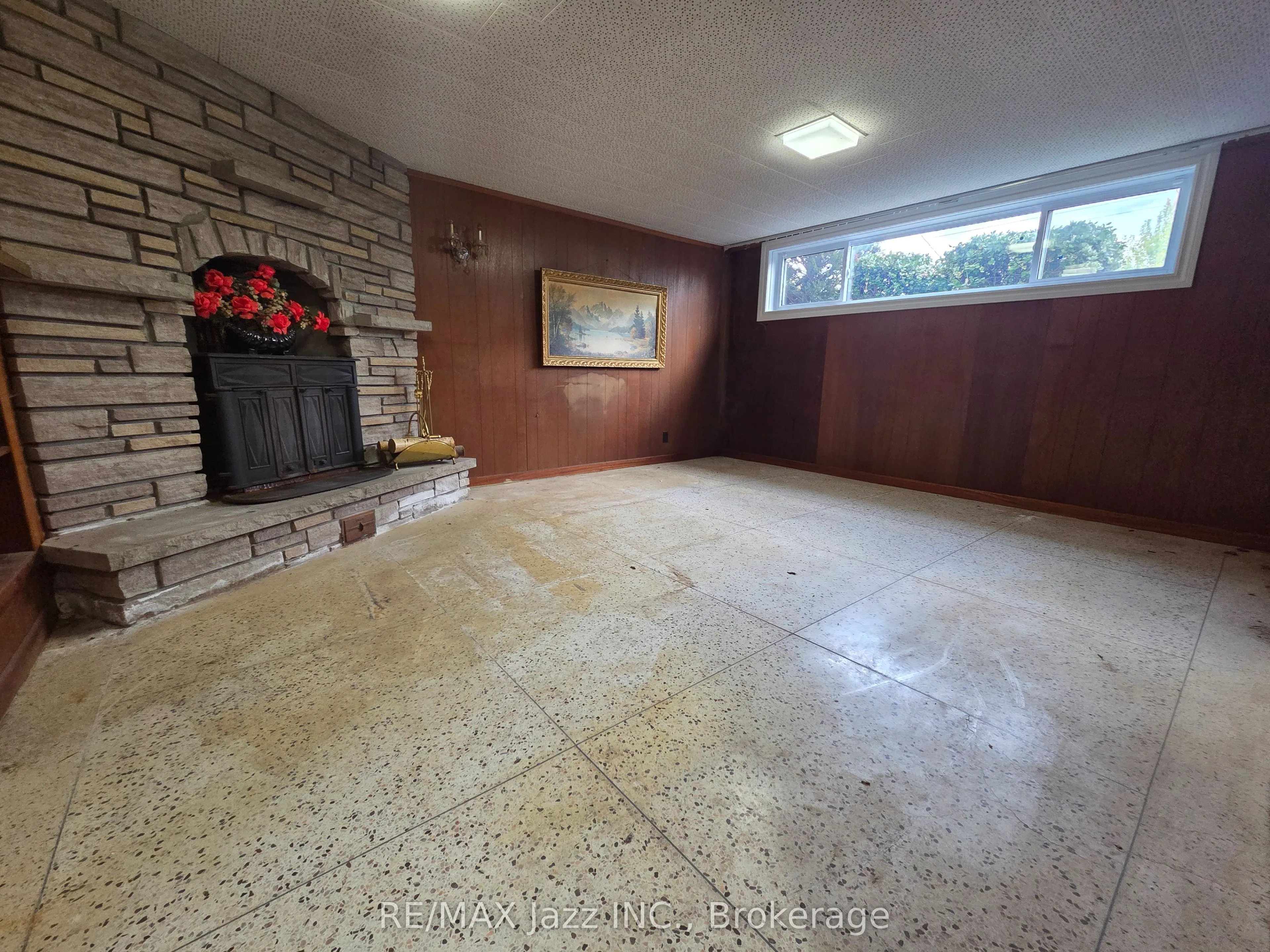 302 Poplar Street