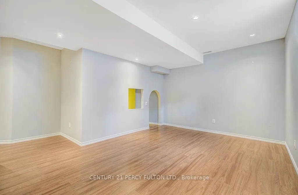 24 Bellhouse Place