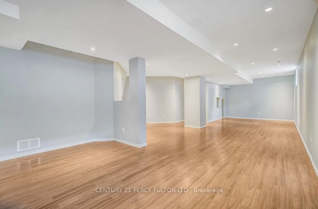 24 Bellhouse Place