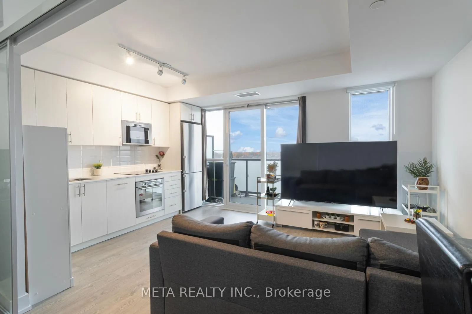 2550 Simcoe Street N #502
