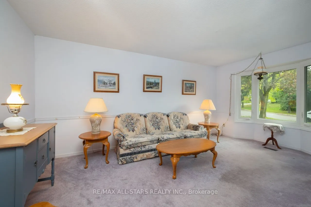 10 Colette Drive