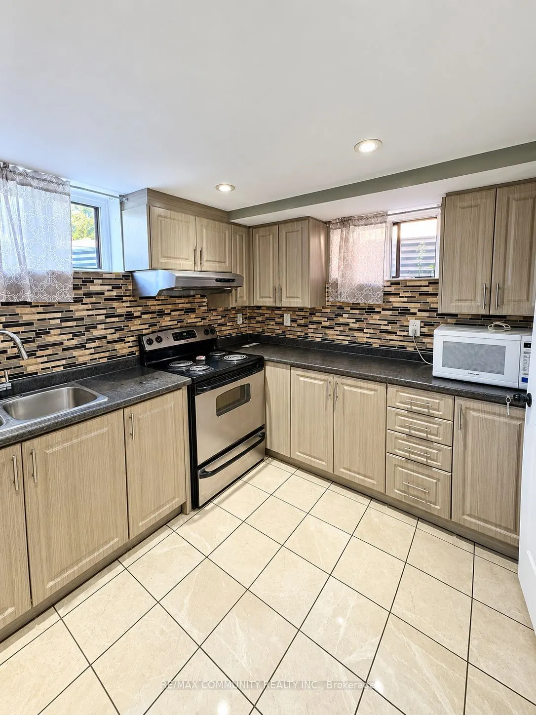 75 Kootenay Crescent
