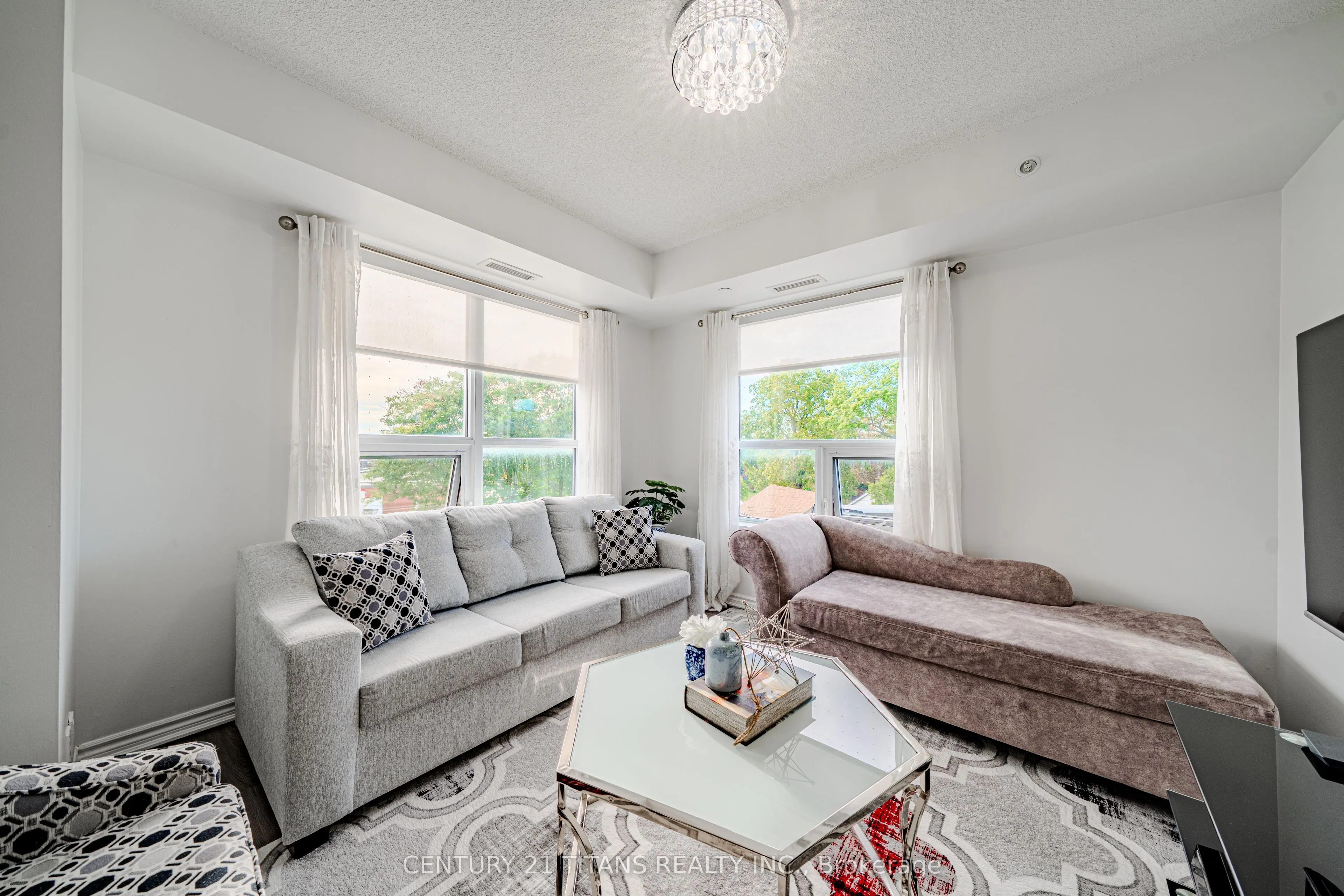 1 Falaise Road #424