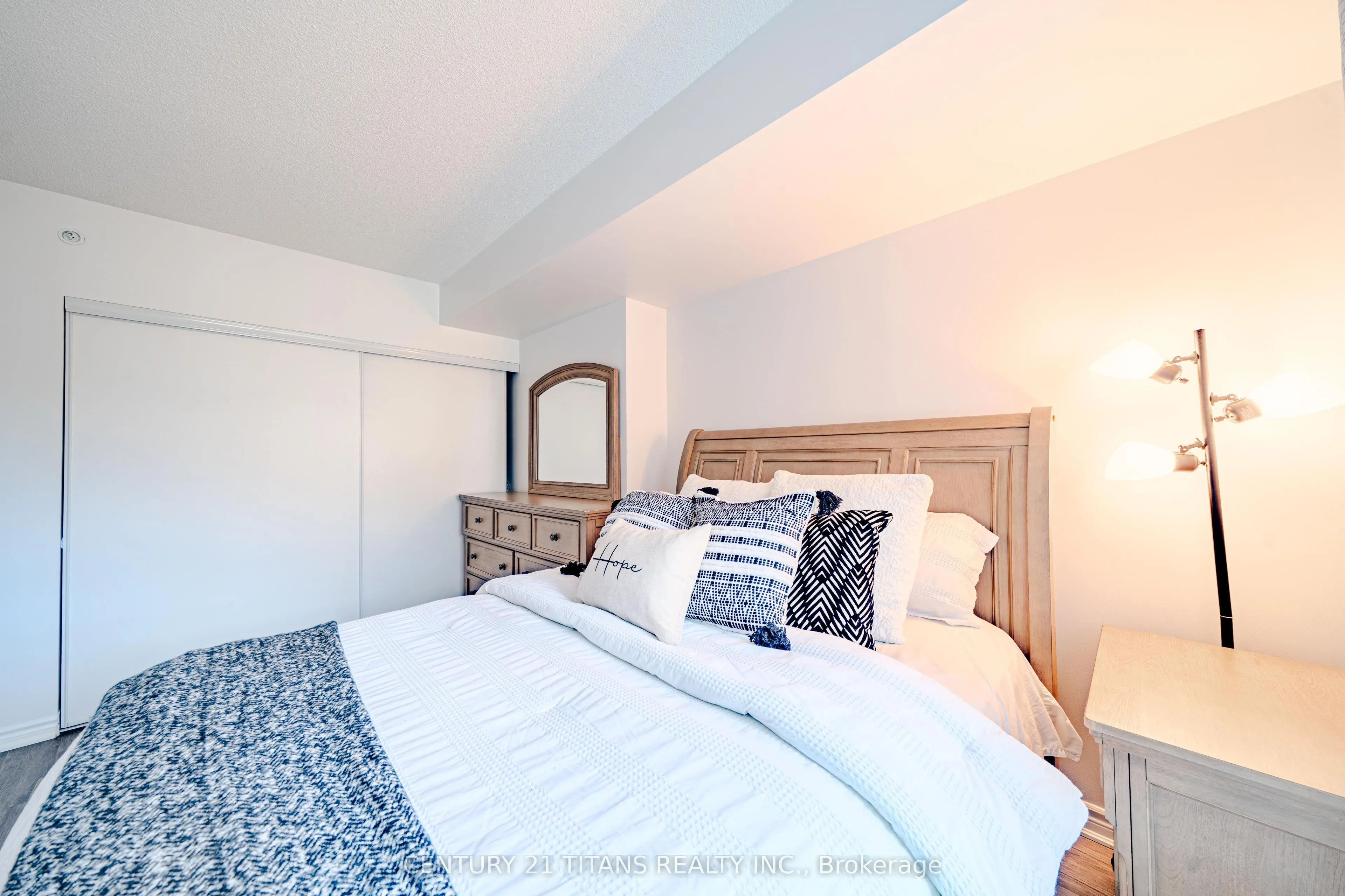 1 Falaise Road #424