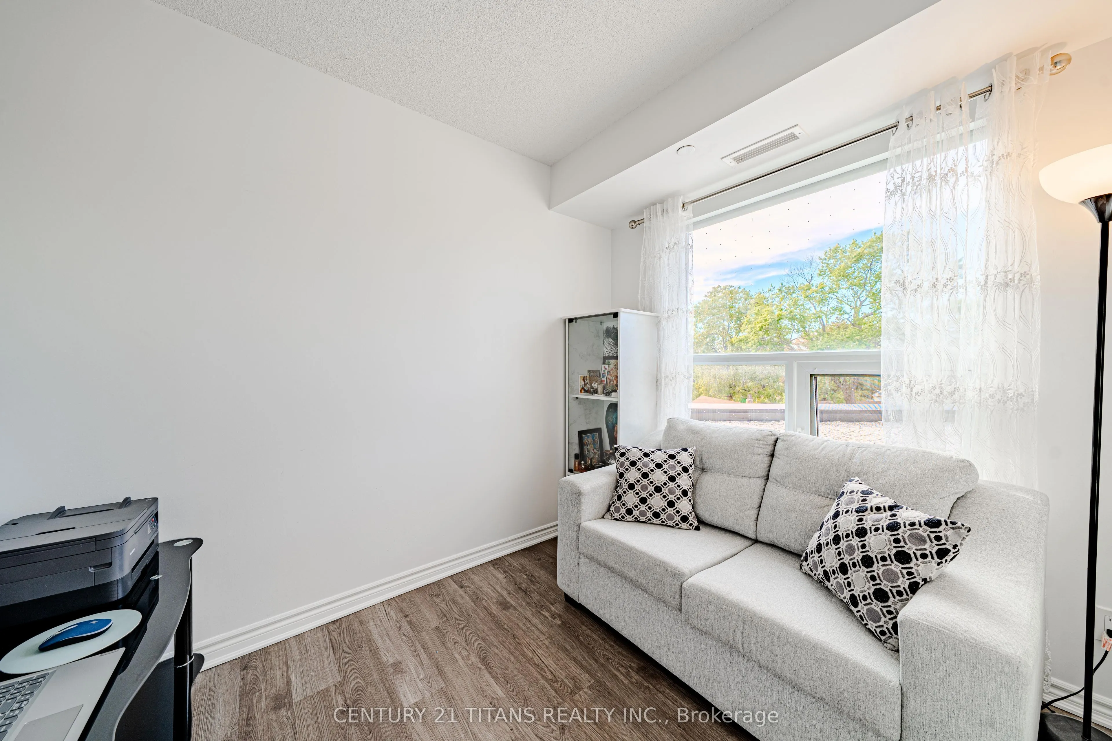 1 Falaise Road #424