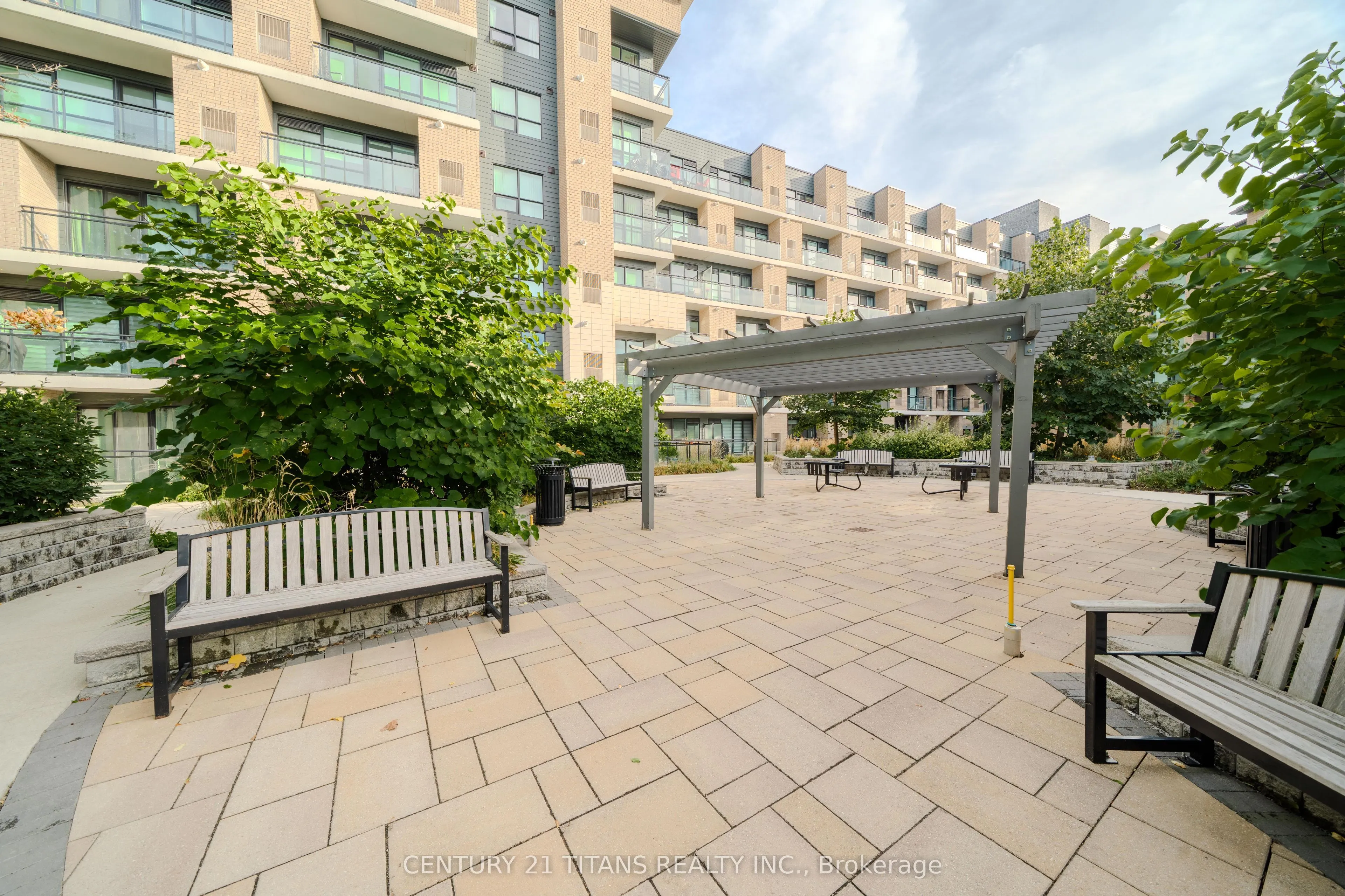 1 Falaise Road #424