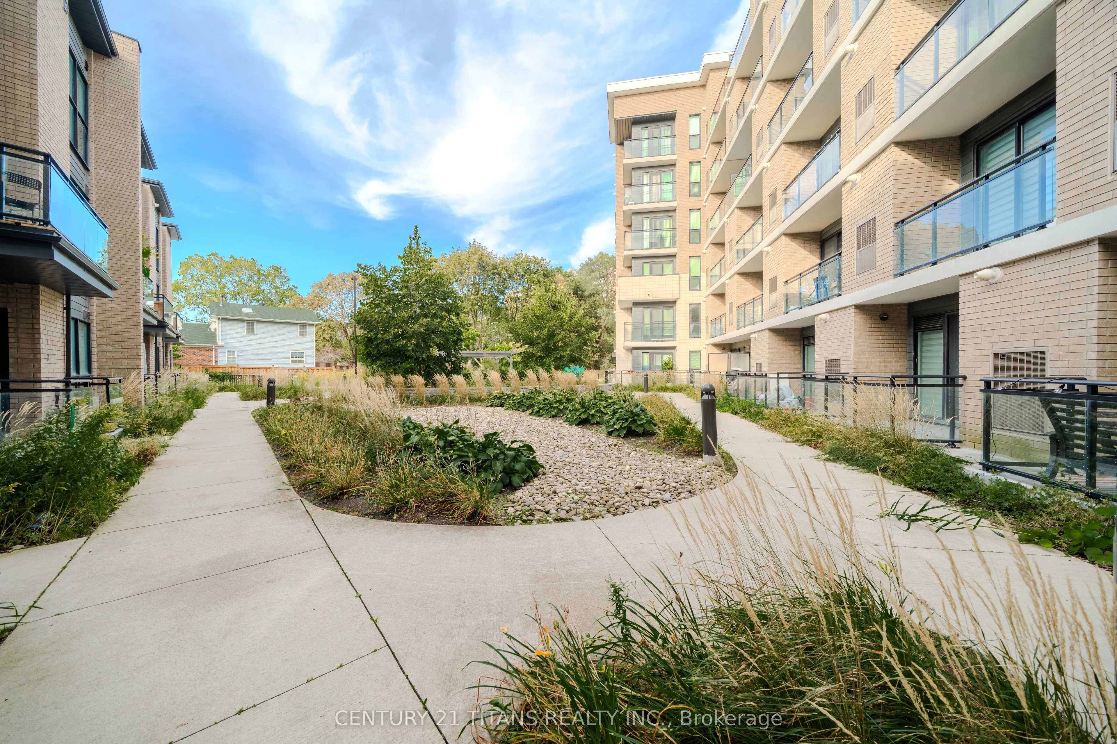 1 Falaise Road #424