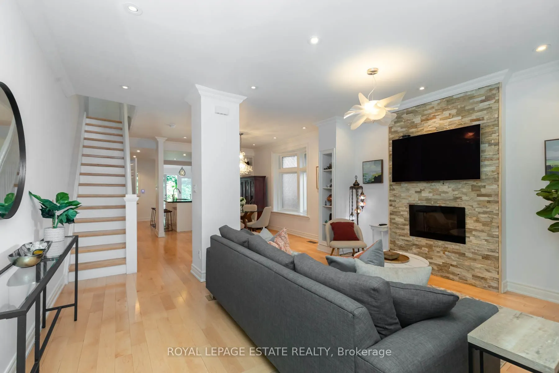 48 Bloomfield Avenue